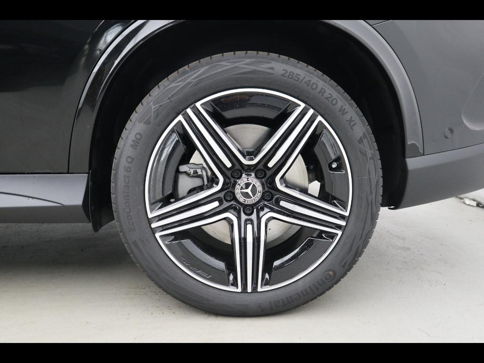 4 - Mercedes GLC suv 300 de plug in hybrid amg line premium tech 4matic 9g-tronic