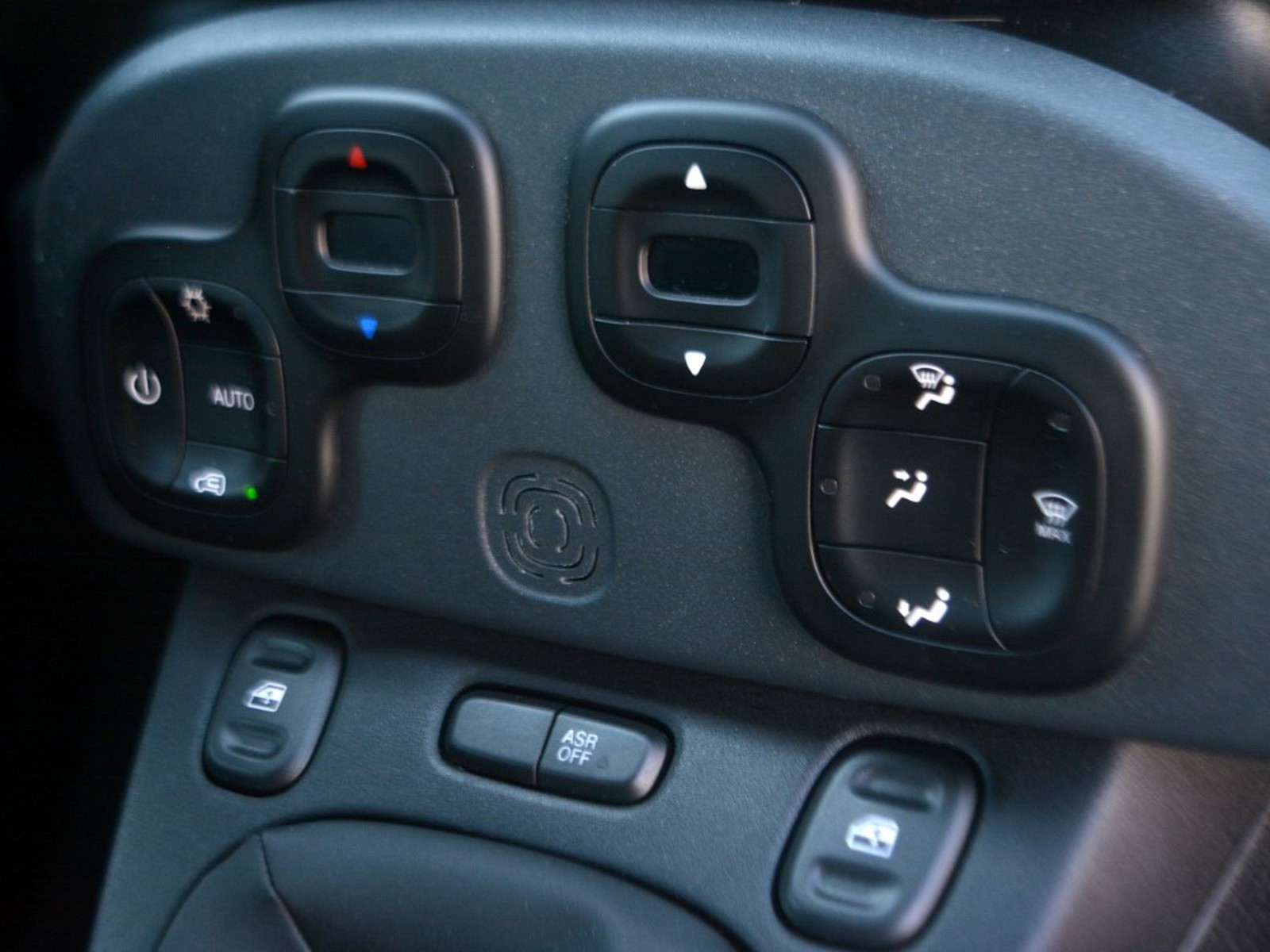 11 - Fiat Panda cross 1.0 firefly hybrid 70cv s&s 5p.ti