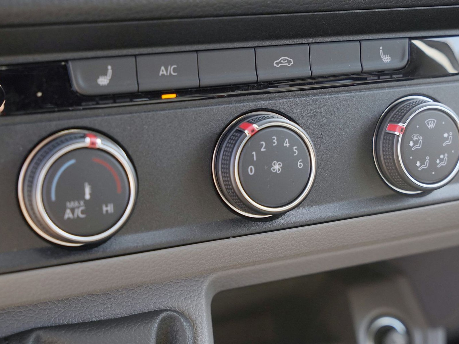 22 - Volkswagen VIC Crafter 35 2.0 tdi 140cv l4h3 business