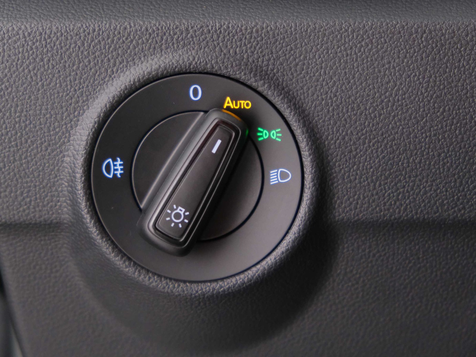 26 - Volkswagen T-Roc 1.0 tsi 115cv edition plus