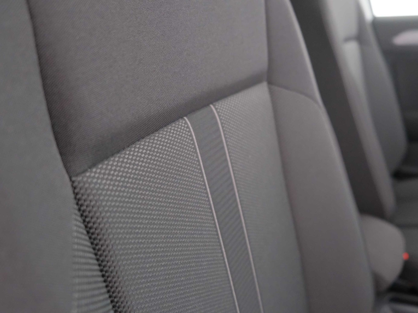 32 - Volkswagen T-Roc 1.0 tsi 115cv edition plus