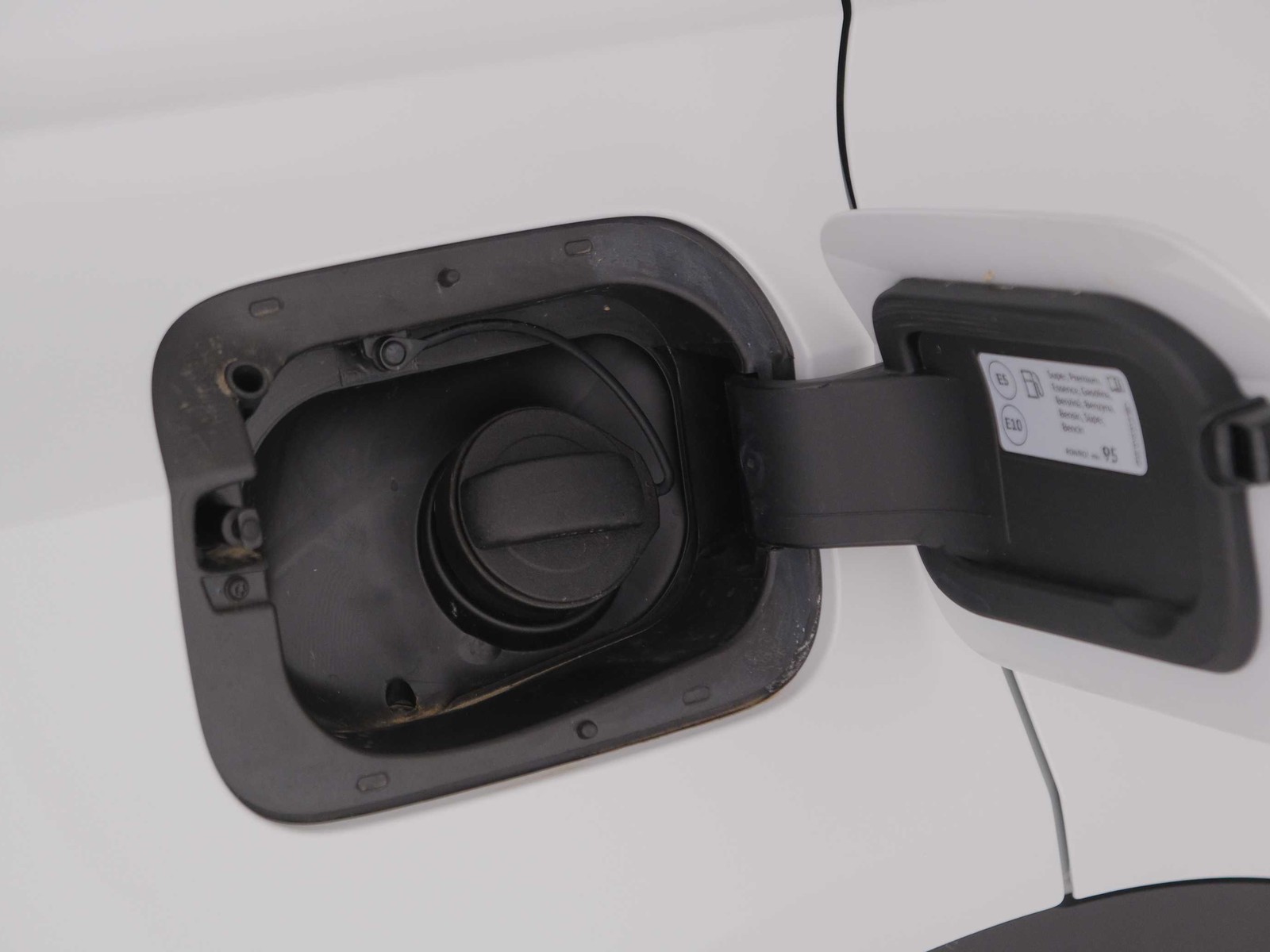 38 - Volkswagen T-Roc 1.0 tsi 115cv edition plus