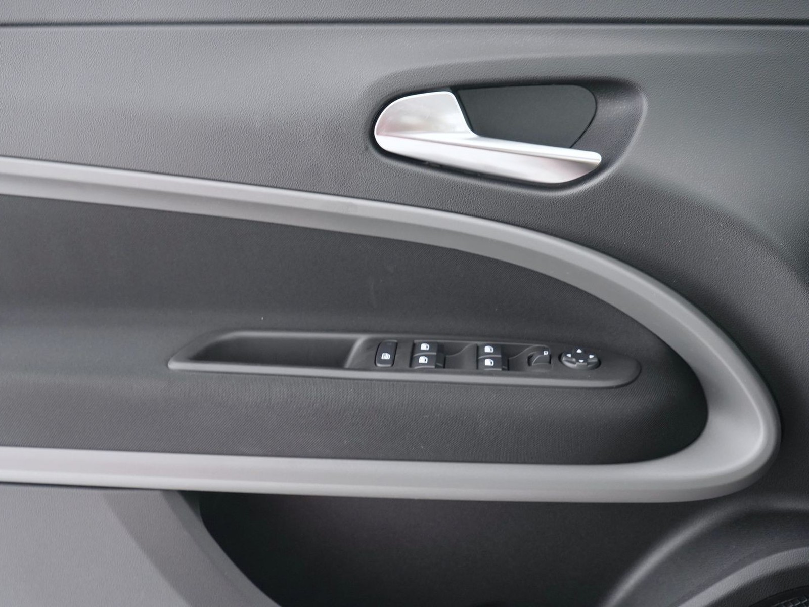 17 - Jeep Avenger full-electric longitude fwd auto