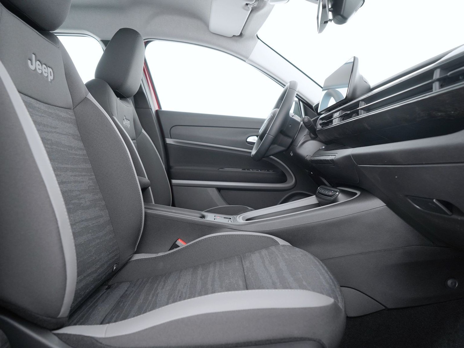 8 - Jeep Avenger full-electric longitude fwd auto