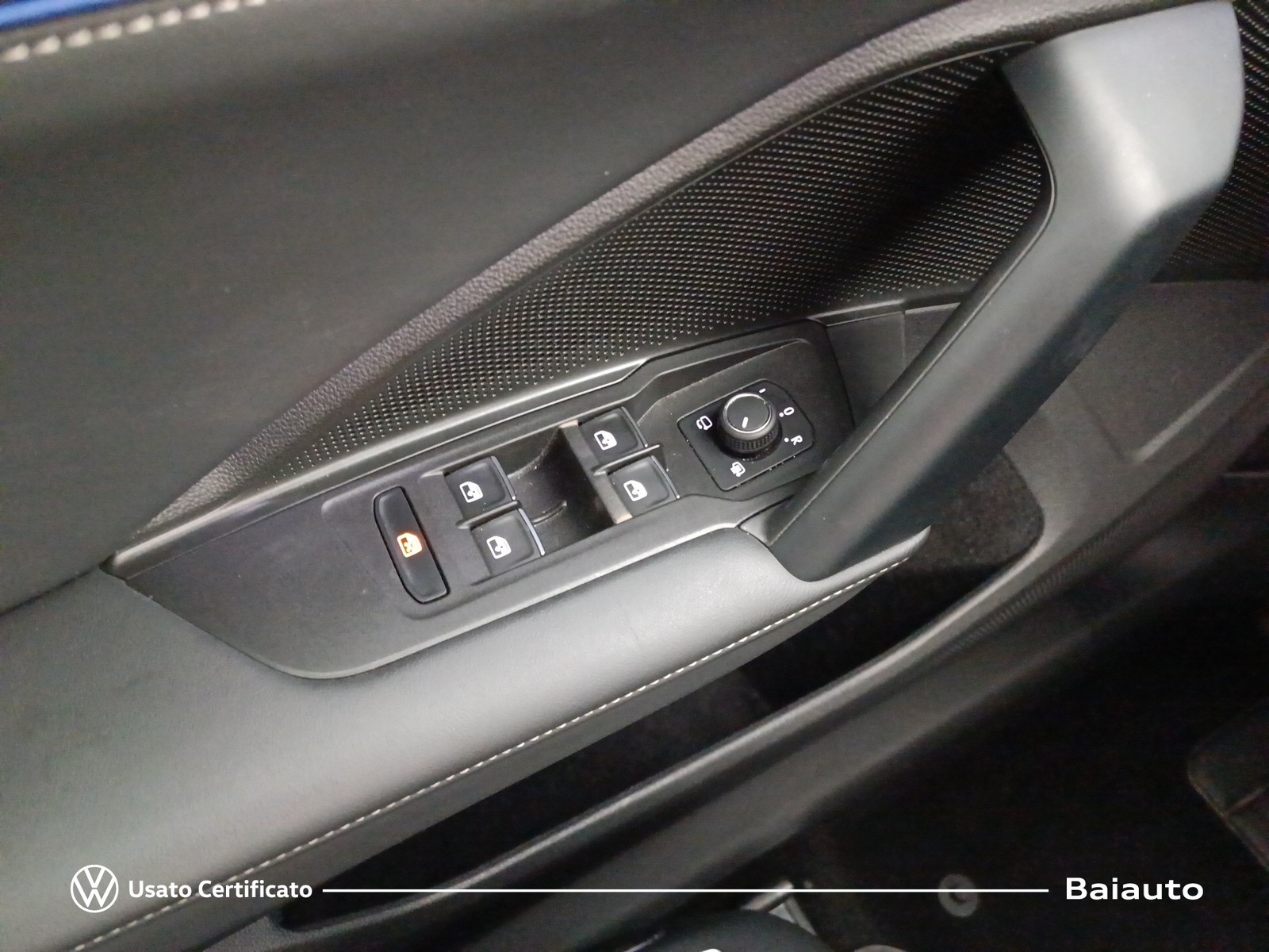 18 - Volkswagen Tiguan 2.0 tdi scr 150cv r-line dsg