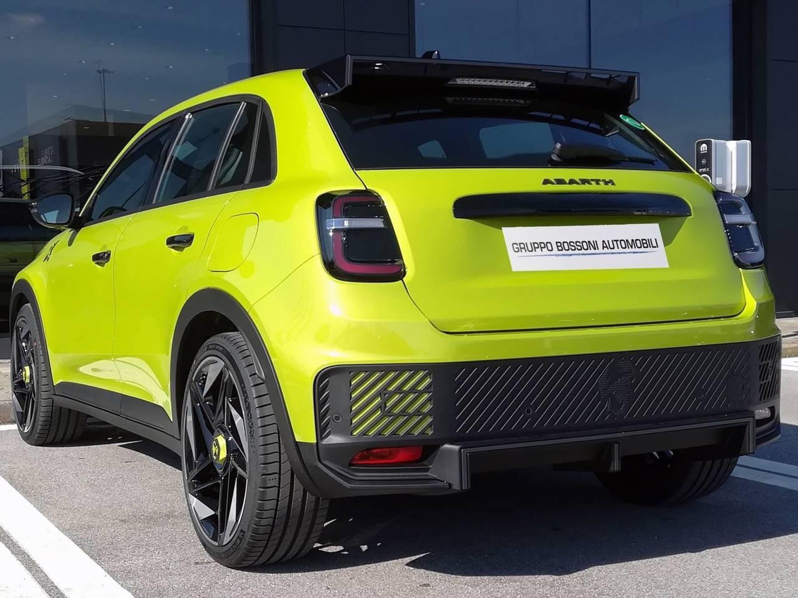 4 - Abarth 600e 54kwh turismo