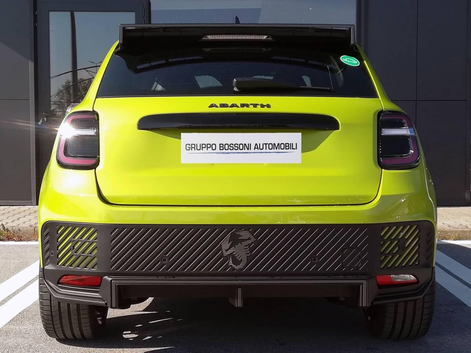 5 - Abarth 600e 54kwh turismo