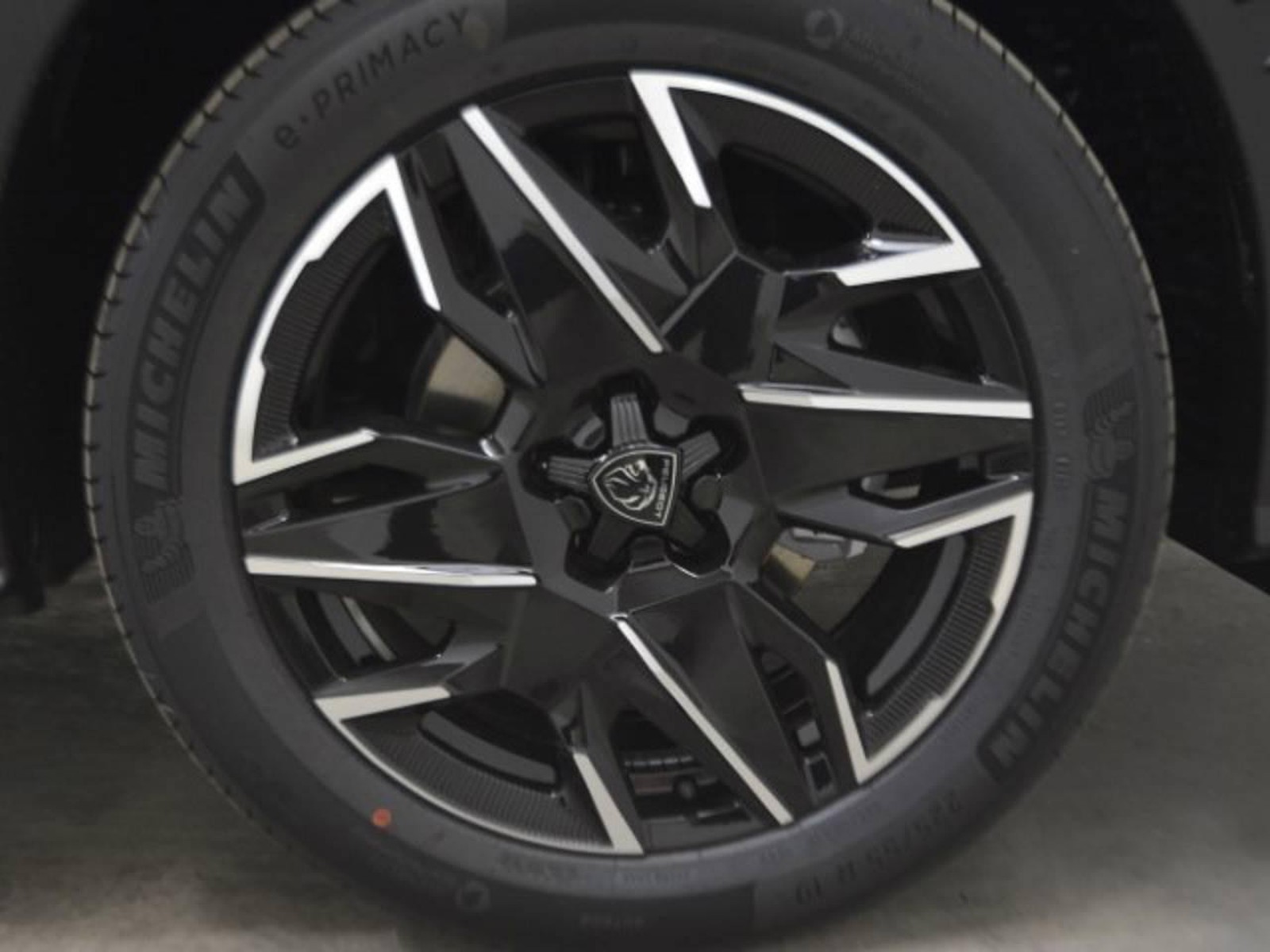 15 - Peugeot 3008 1.2 hybrid 145cv gt e-dcs6