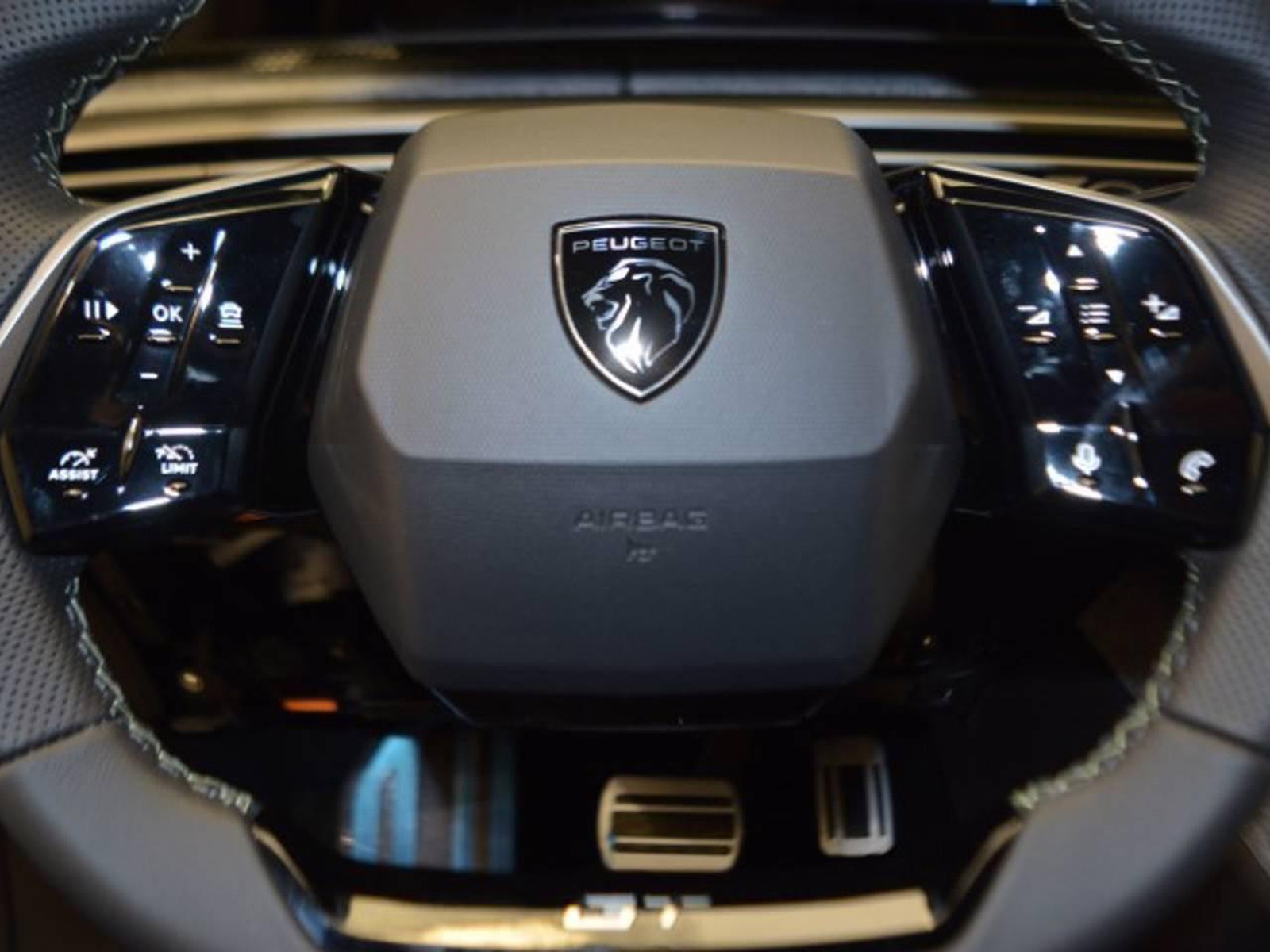 16 - Peugeot 3008 1.2 hybrid 145cv gt e-dcs6