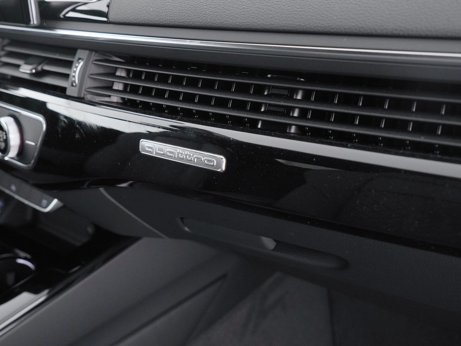 18 - Audi A5 Coupé 40 2.0 tdi mhev 204cv s line edition quattro s tronic