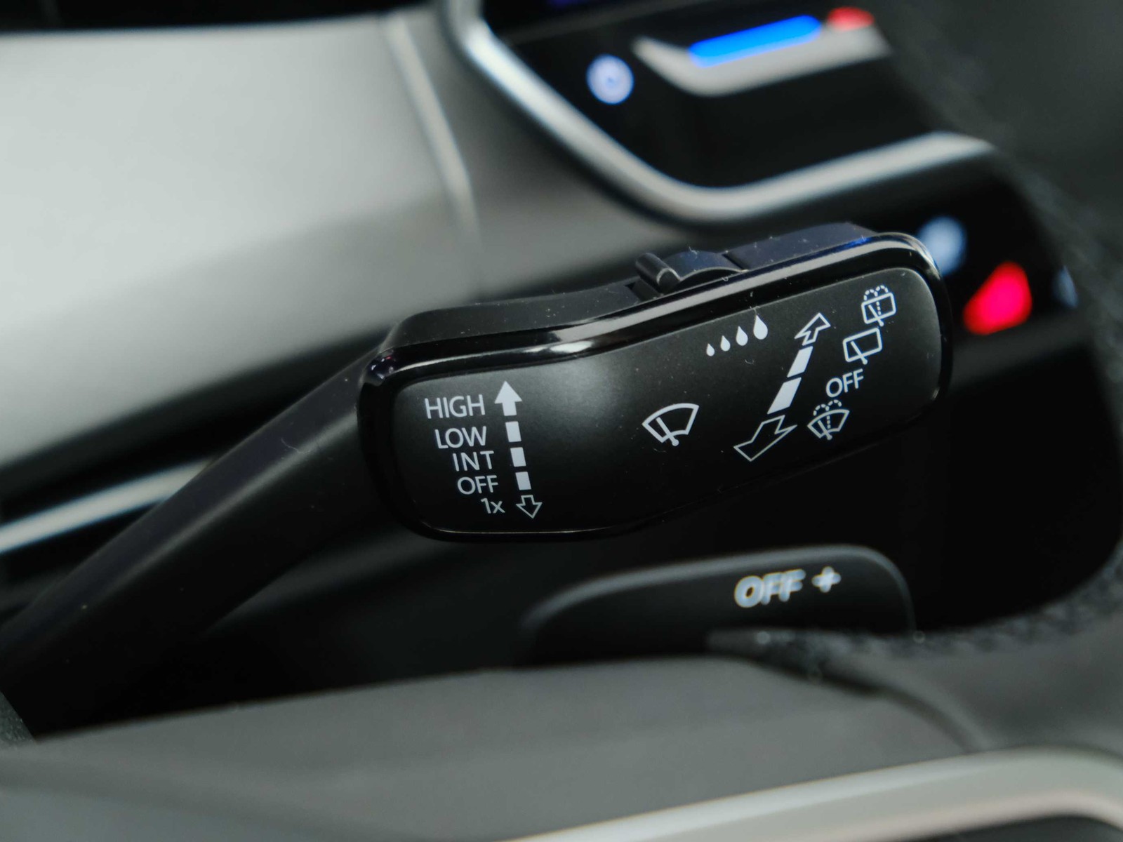 27 - Volkswagen Golf 1.5 tsi ehybrid 204cv edition plus dsg