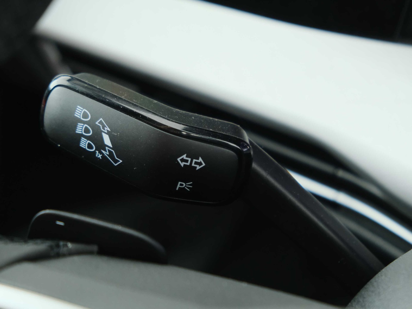 28 - Volkswagen Golf 1.5 tsi ehybrid 204cv edition plus dsg