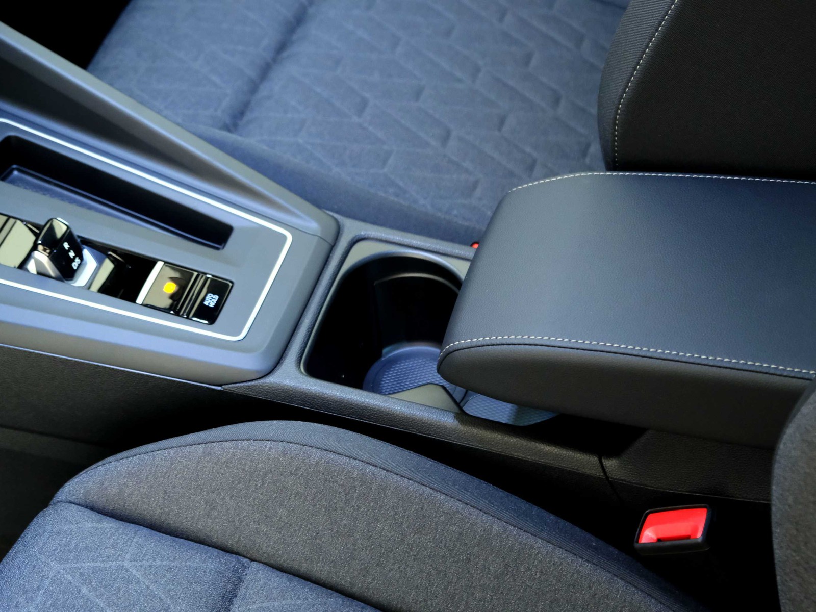 29 - Volkswagen Golf 1.5 tsi ehybrid 204cv edition plus dsg