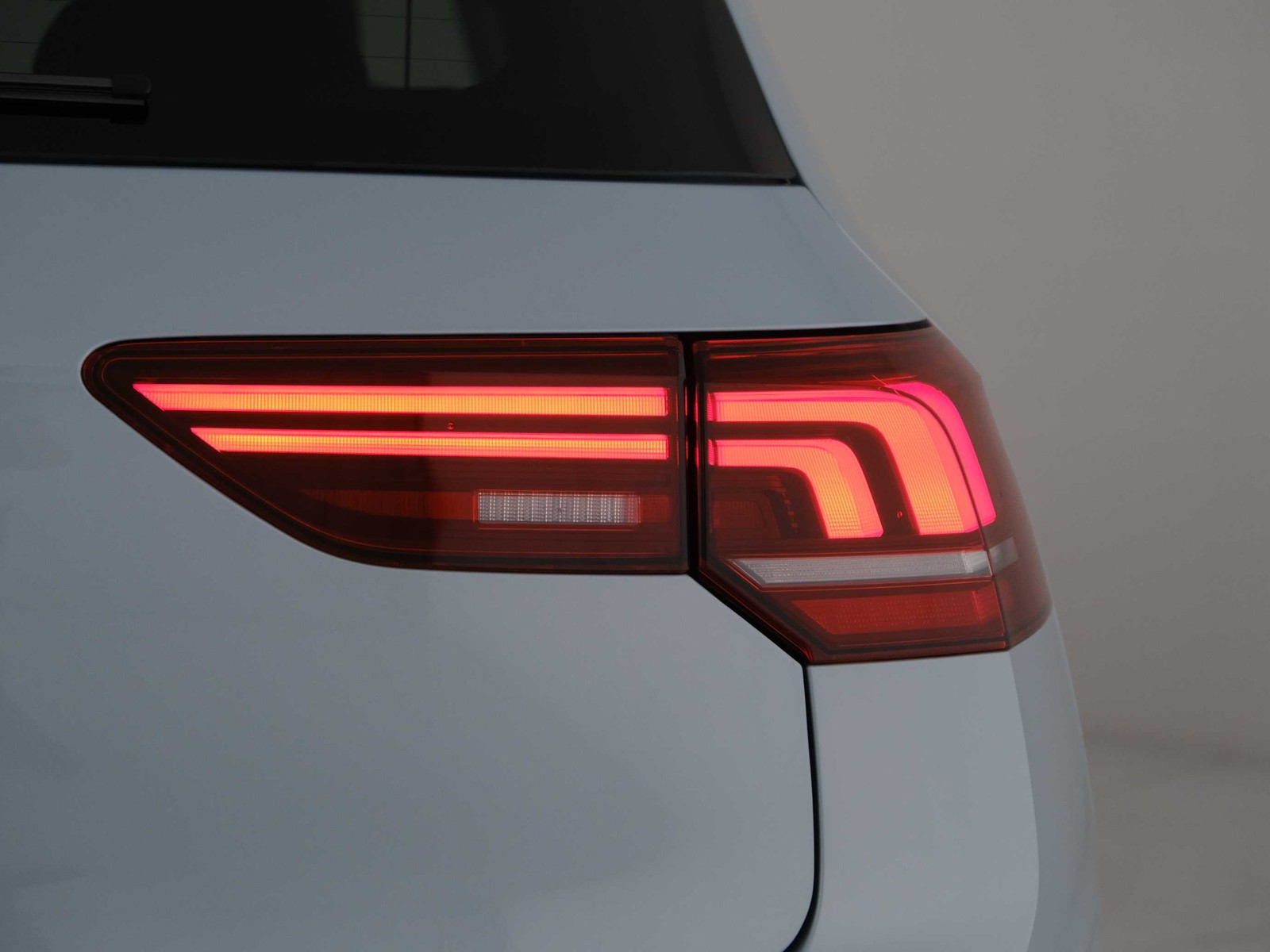 41 - Volkswagen Golf 1.5 tsi ehybrid 204cv edition plus dsg