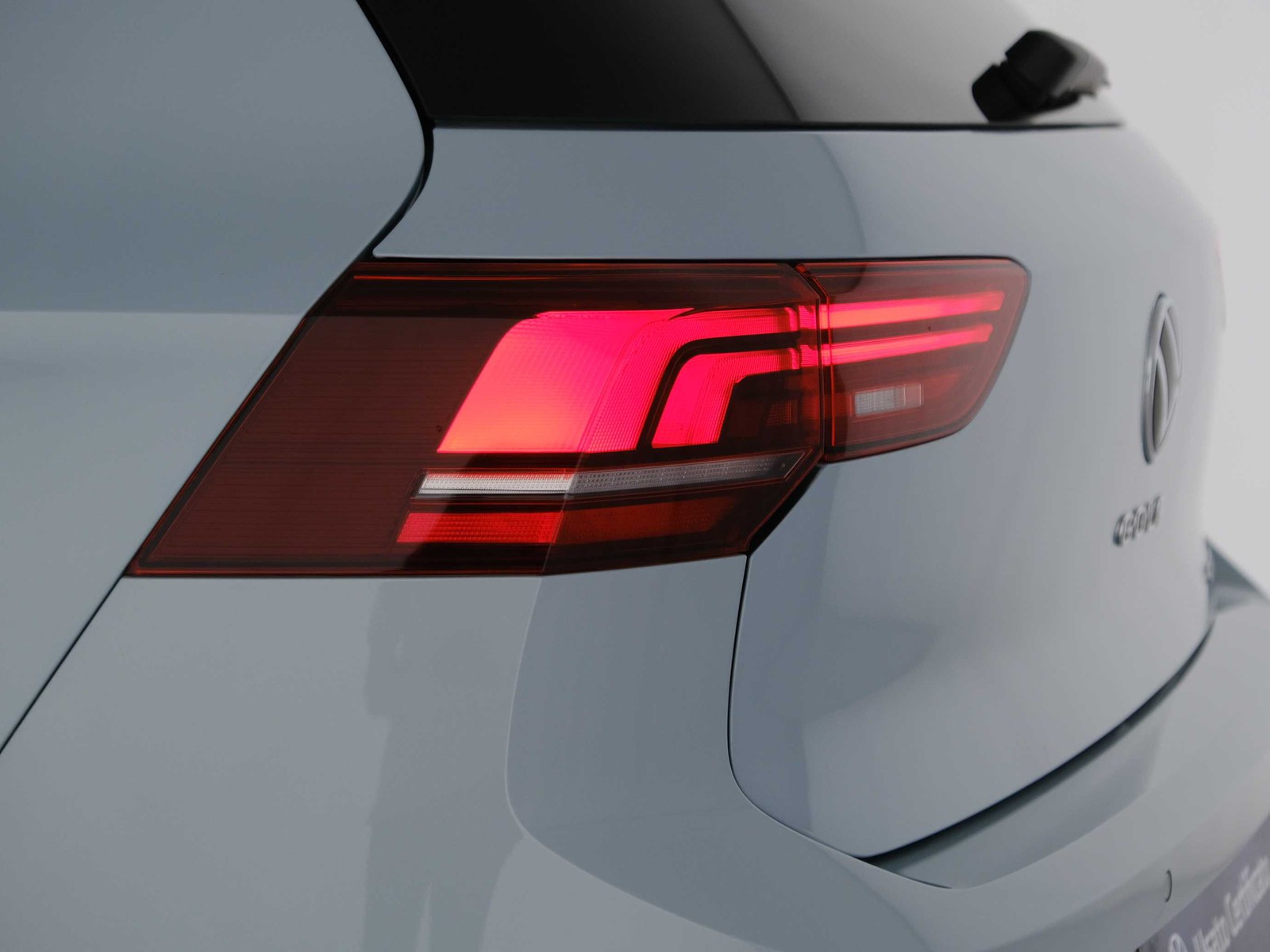 42 - Volkswagen Golf 1.5 tsi ehybrid 204cv edition plus dsg