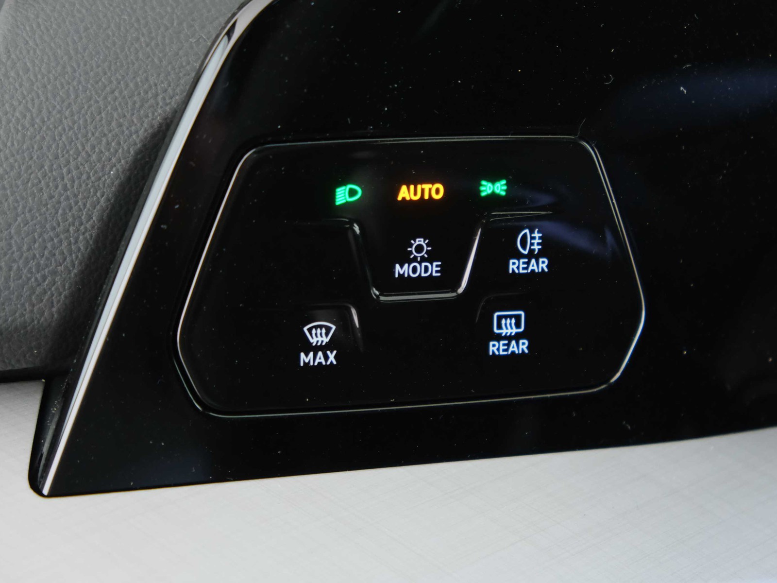 24 - Volkswagen Golf 1.5 tsi ehybrid 204cv edition plus dsg