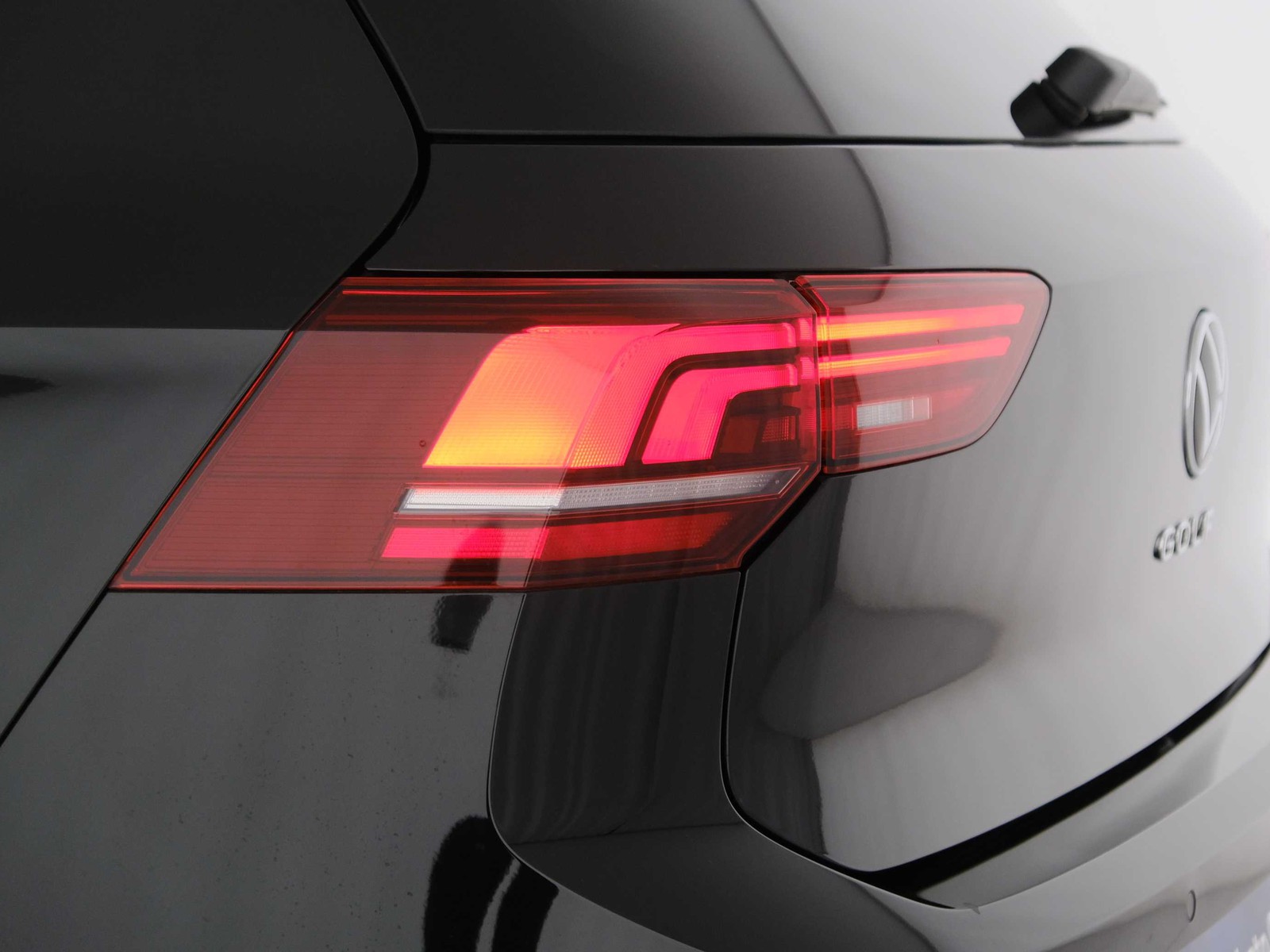 42 - Volkswagen Golf 1.5 tsi ehybrid 204cv edition plus dsg