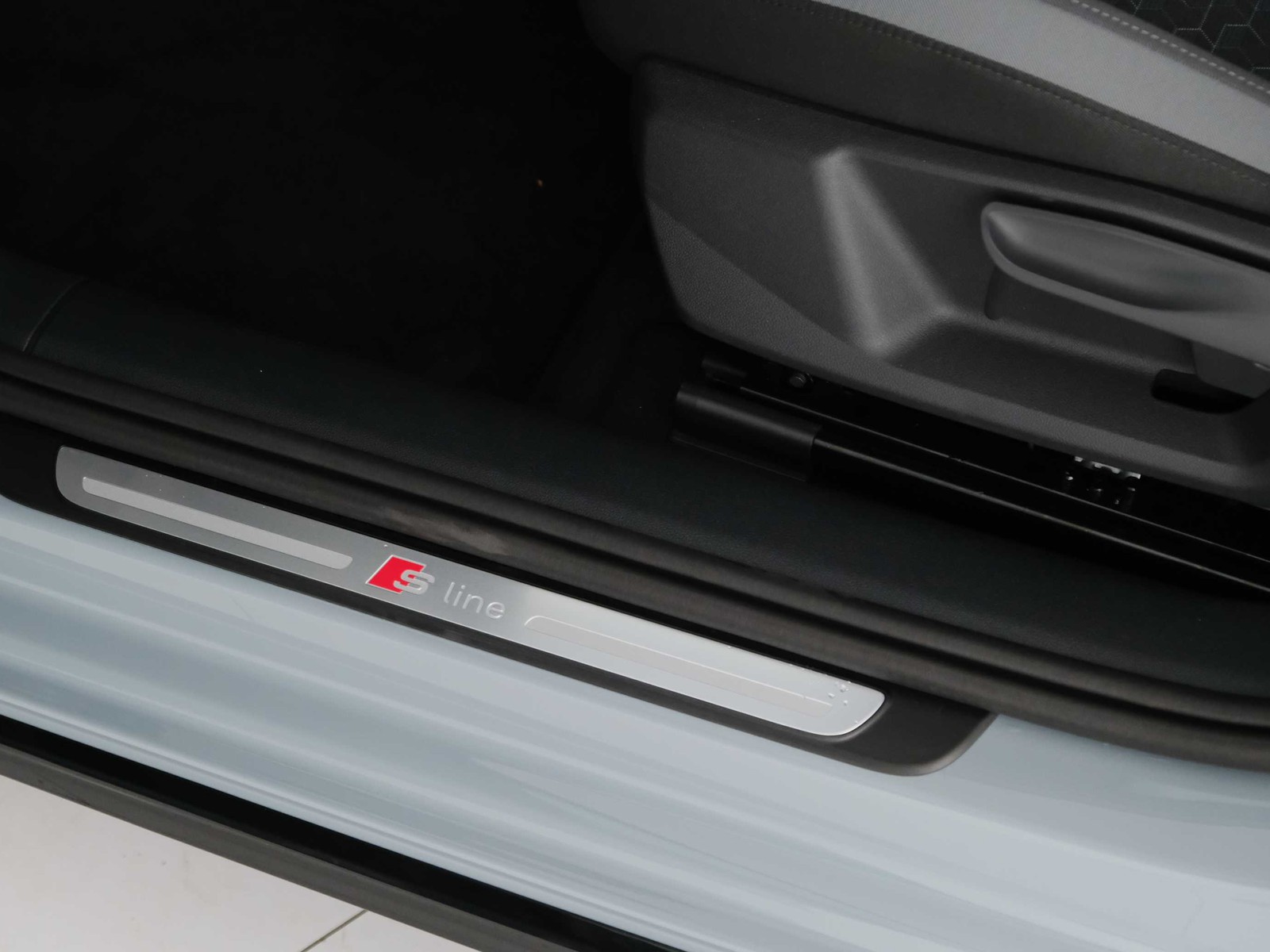 30 - Audi A1 sportback 30 1.0 tfsi 116cv identity black s tronic