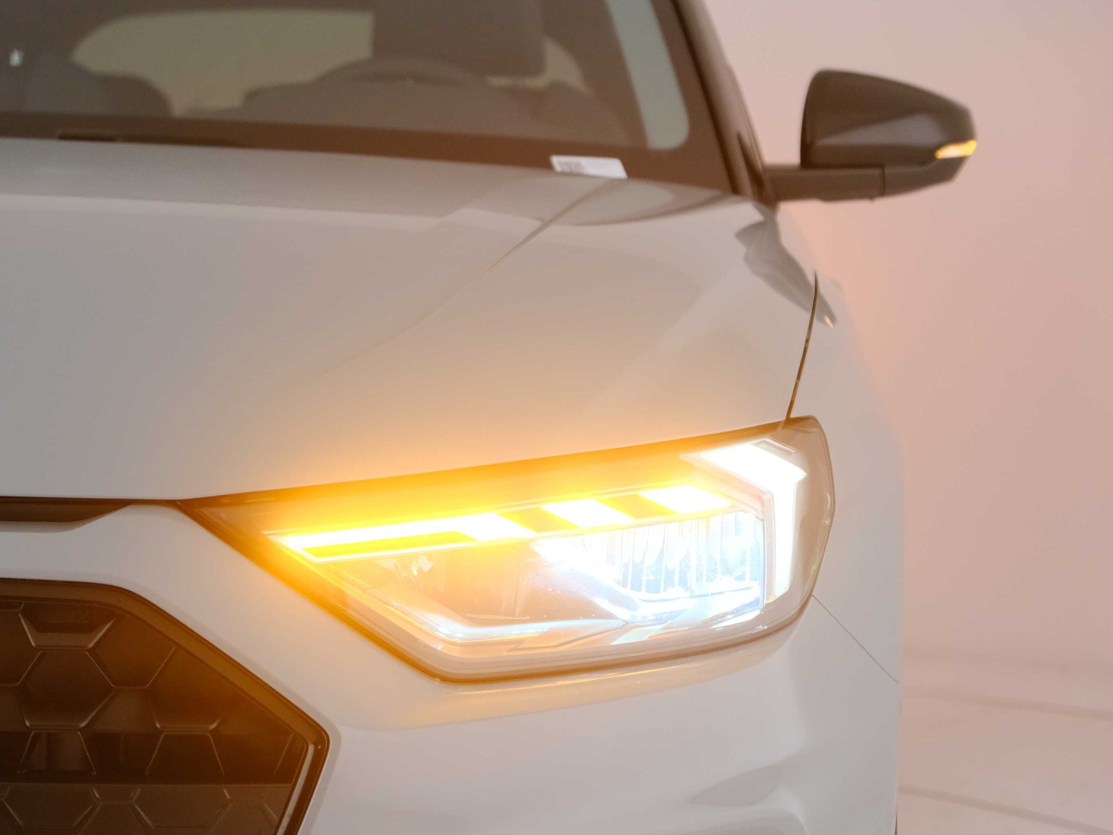 6 - Audi A1 sportback 30 1.0 tfsi 116cv identity black s tronic