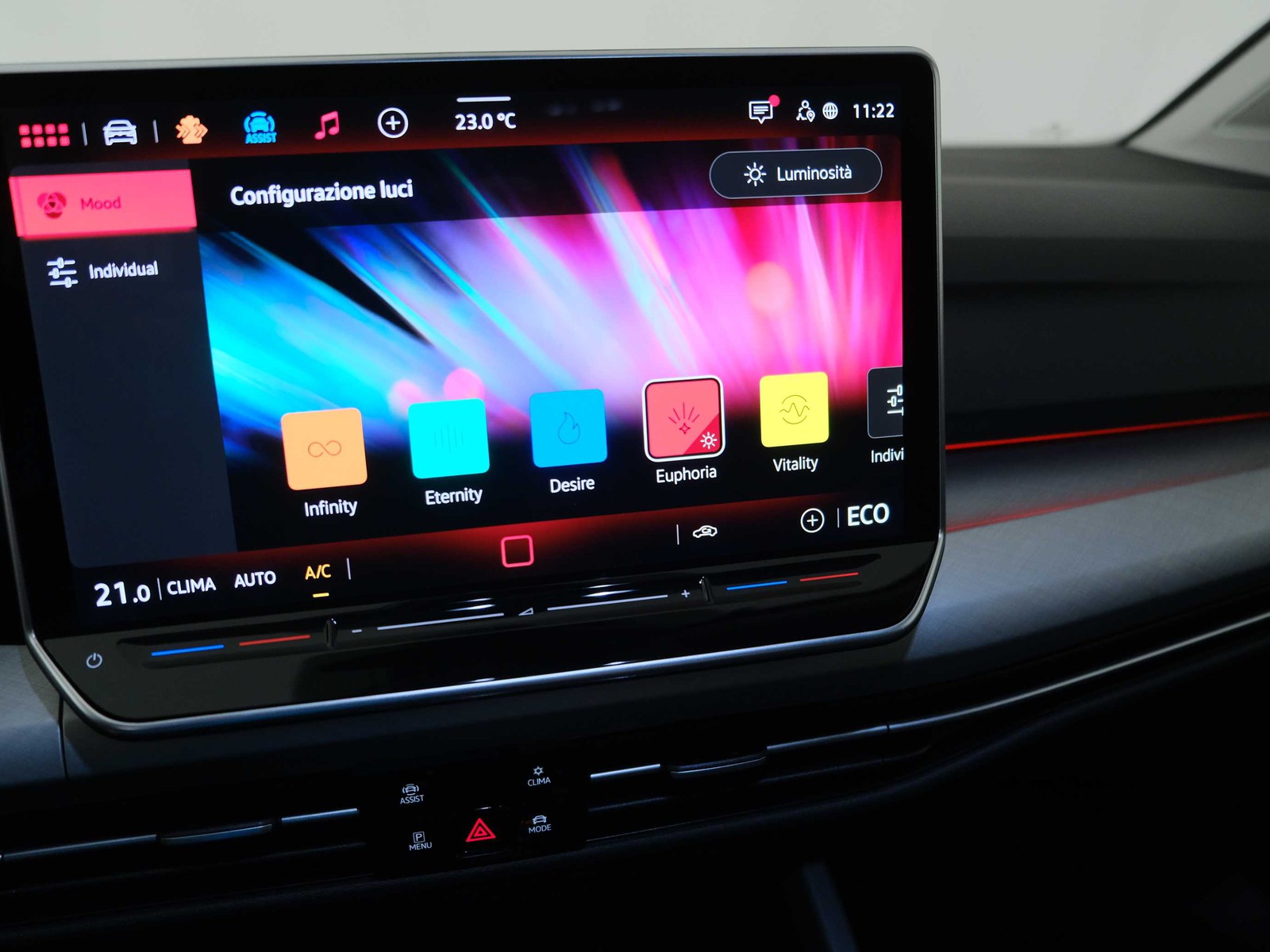 23 - Volkswagen Golf 1.5 tsi ehybrid 204cv edition plus dsg