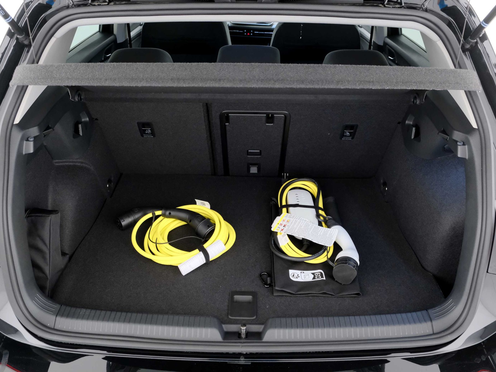 10 - Volkswagen Golf 1.5 tsi ehybrid 204cv edition plus dsg