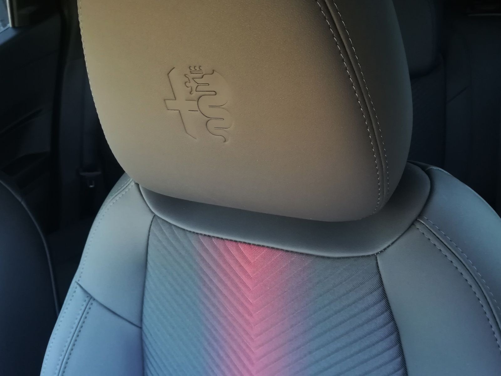 21 - Alfa Romeo Junior 1.2 hybrid 145cv ibrida speciale edct6