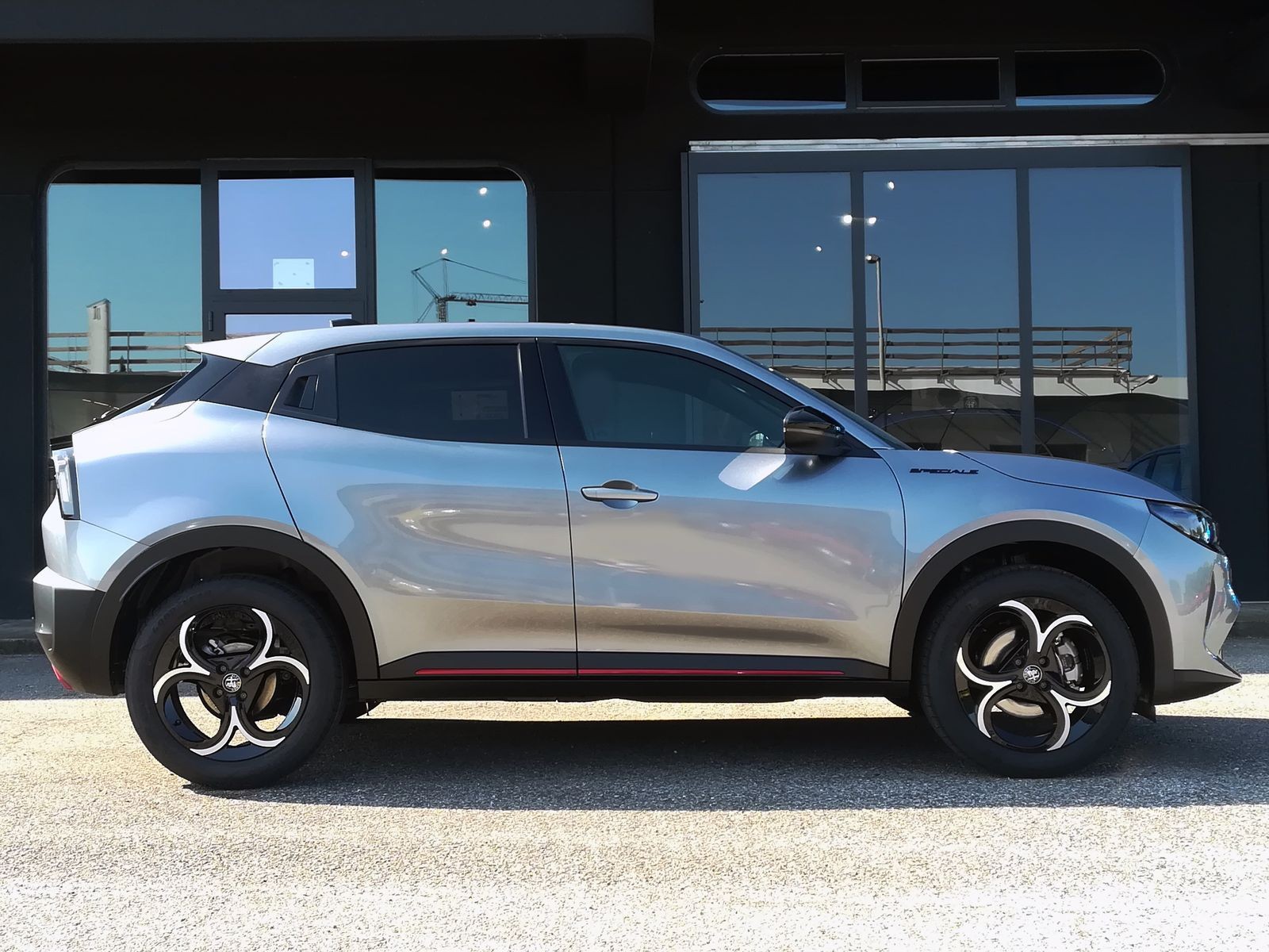 4 - Alfa Romeo Junior 1.2 hybrid 145cv ibrida speciale edct6