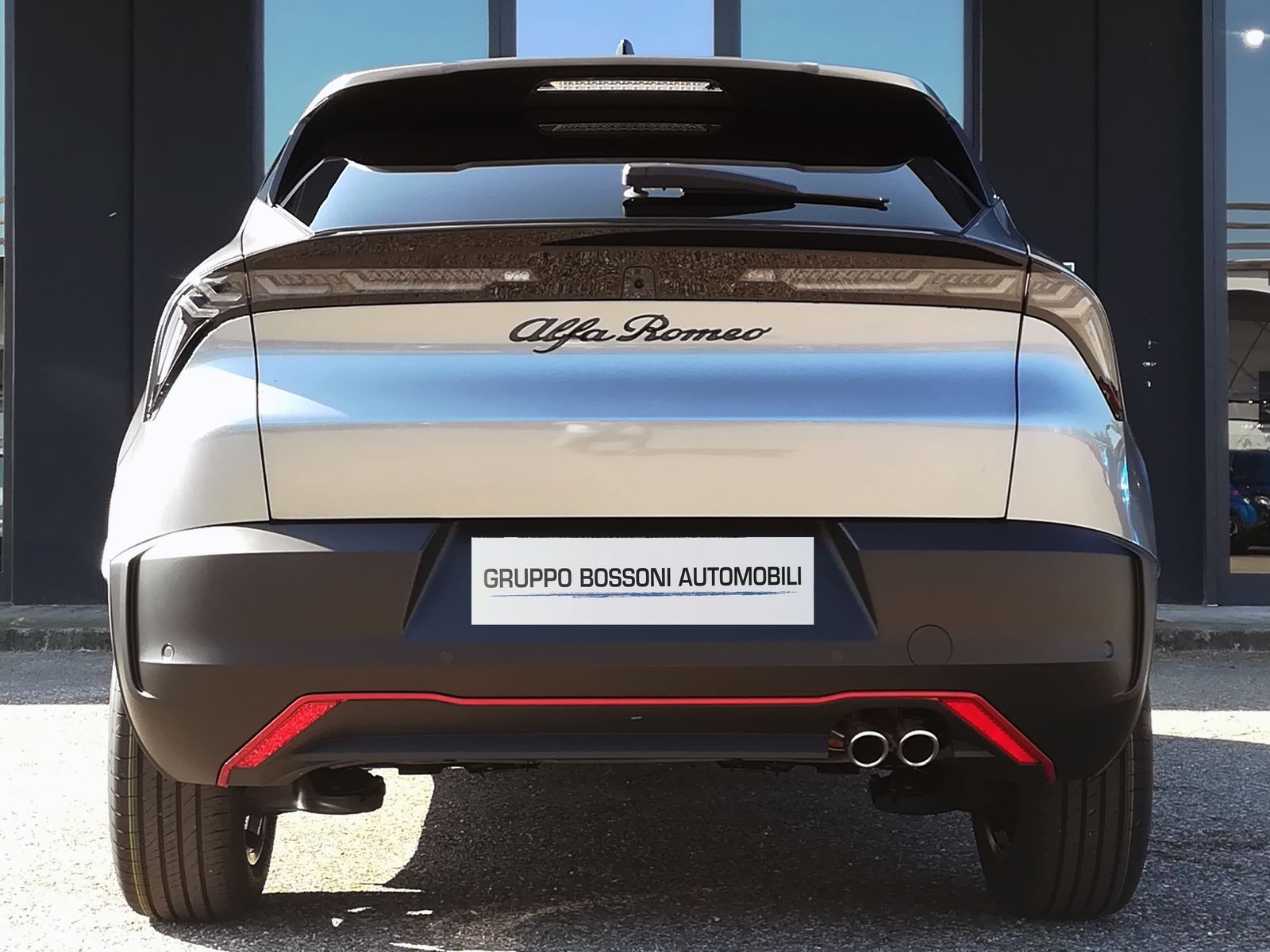 5 - Alfa Romeo Junior 1.2 hybrid 145cv ibrida speciale edct6