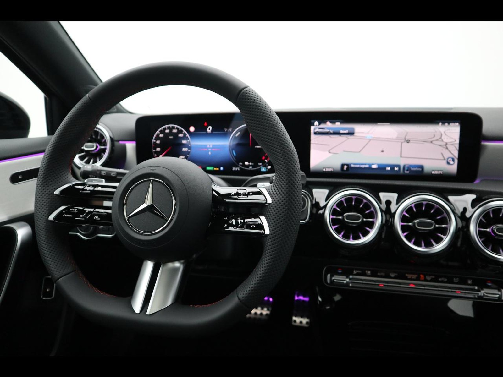 12 - Mercedes Classe A 250 e plug-in-hybrid amg line premium speedshift dct amg 8g