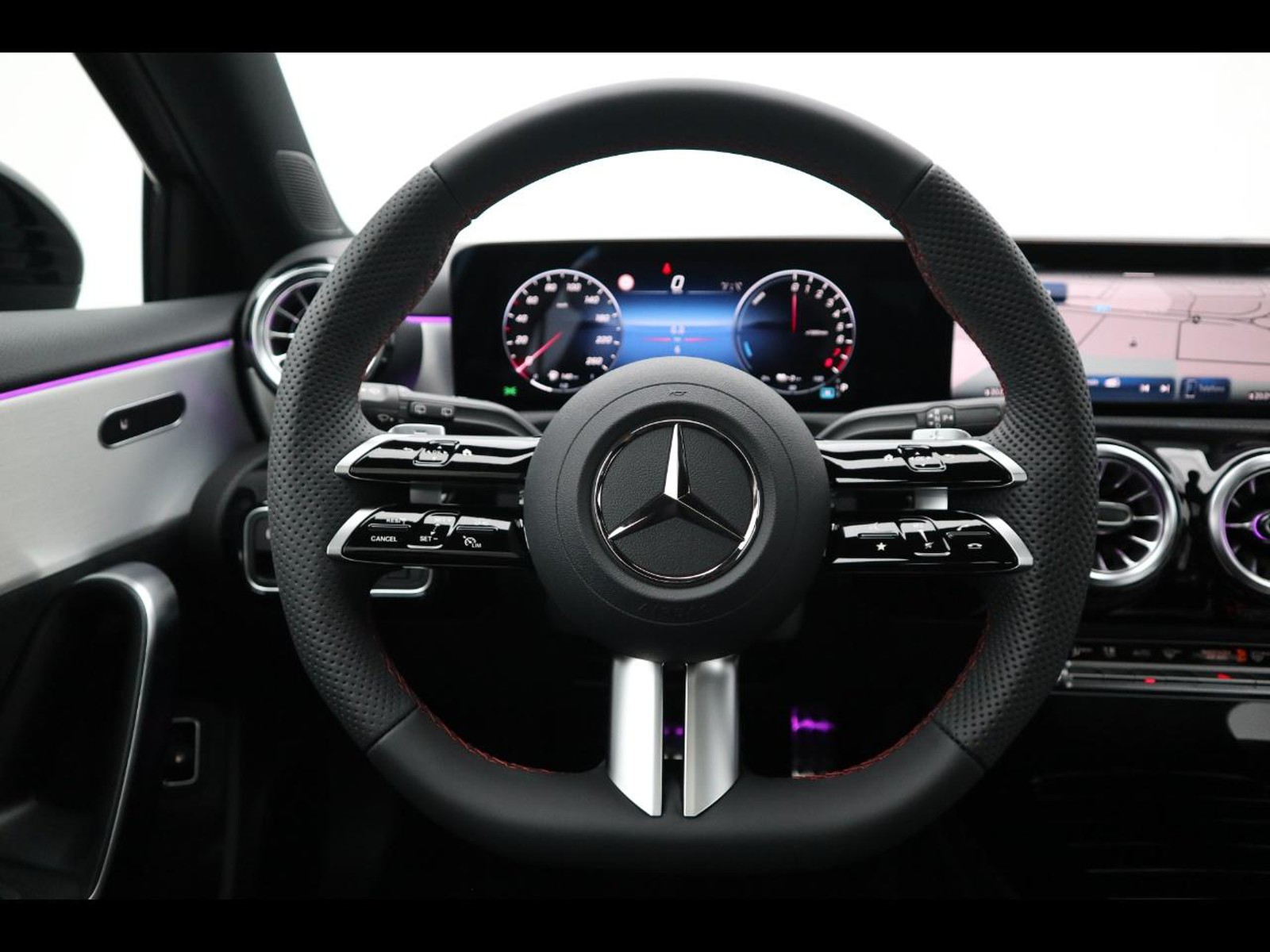 17 - Mercedes Classe A 250 e plug-in-hybrid amg line premium speedshift dct amg 8g
