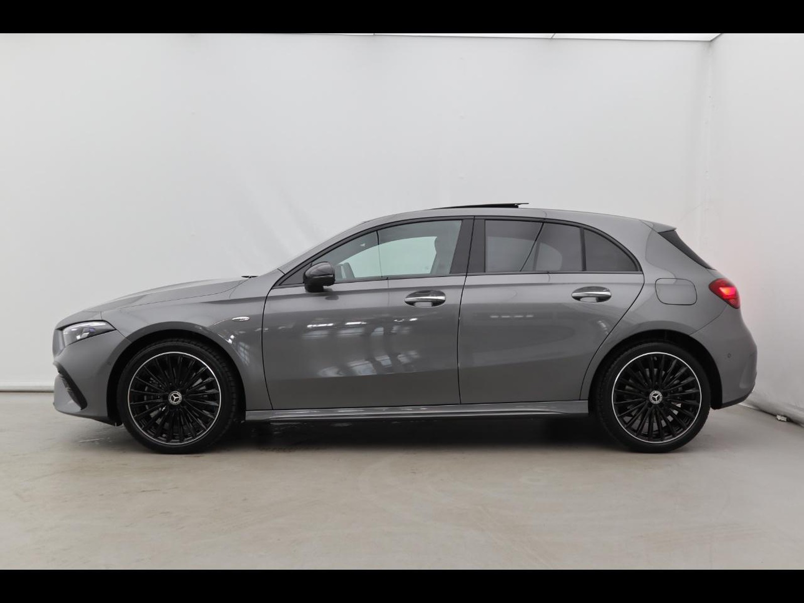 3 - Mercedes Classe A 250 e plug-in-hybrid amg line premium speedshift dct amg 8g