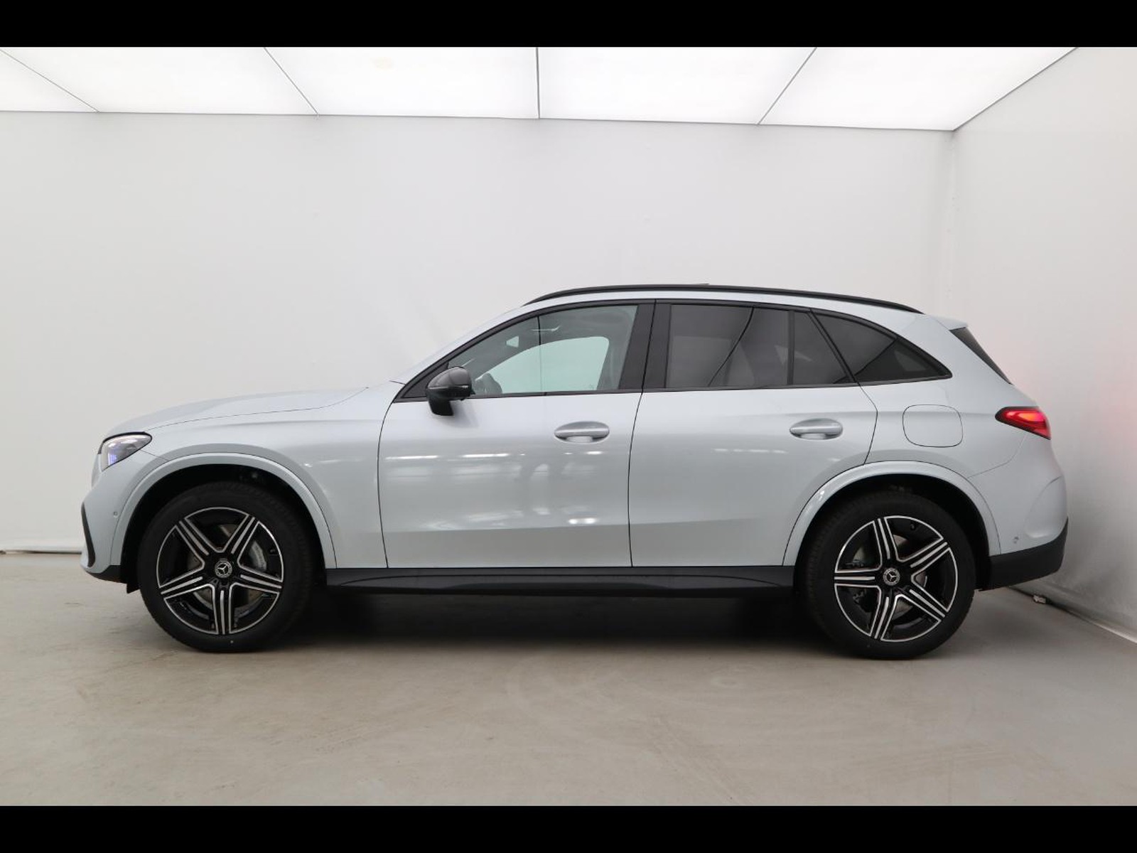 3 - Mercedes GLC suv 300 de plug in hybrid amg line advanced tech 4matic 9g-tronic