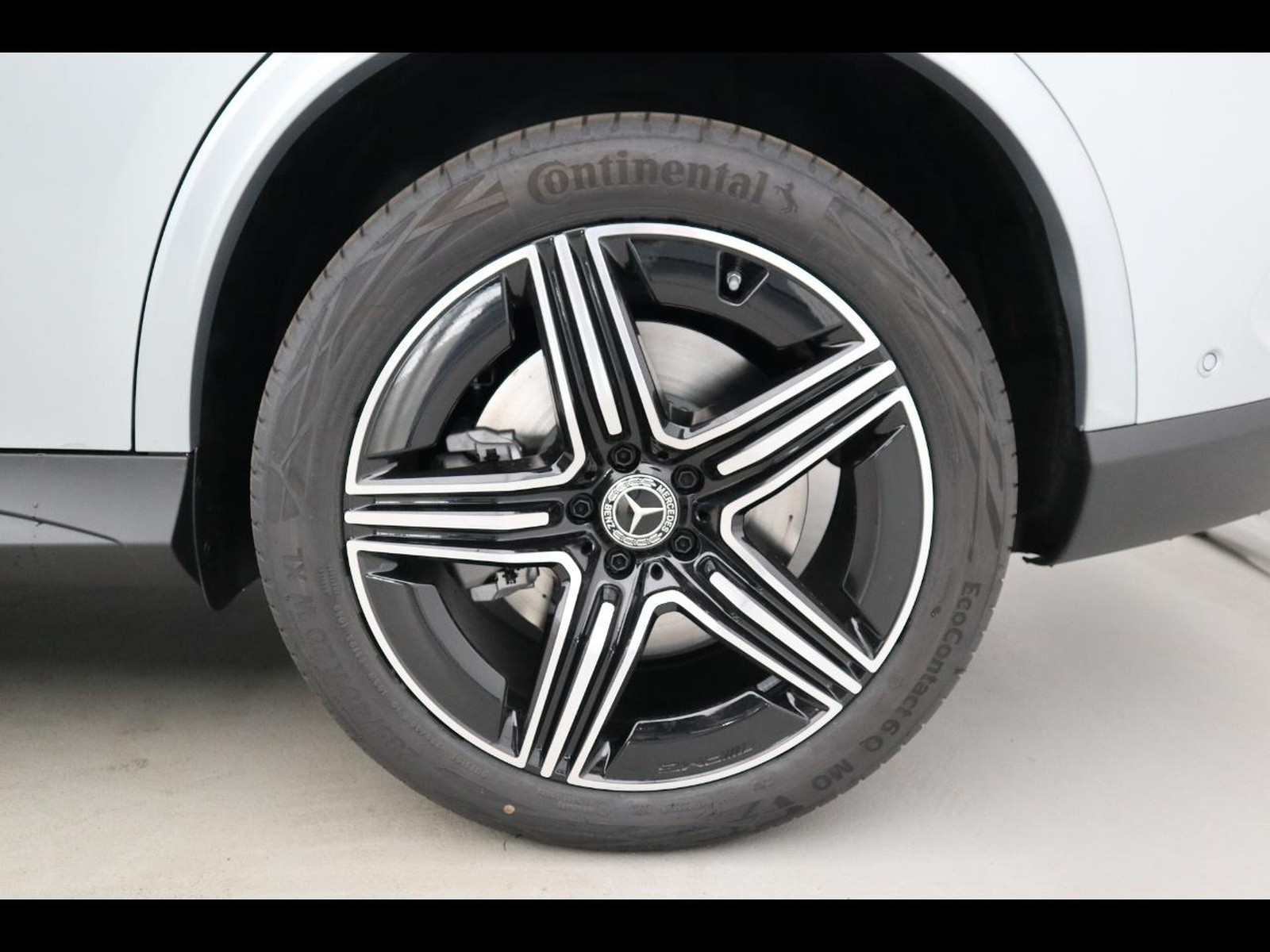 4 - Mercedes GLC suv 300 de plug in hybrid amg line advanced tech 4matic 9g-tronic