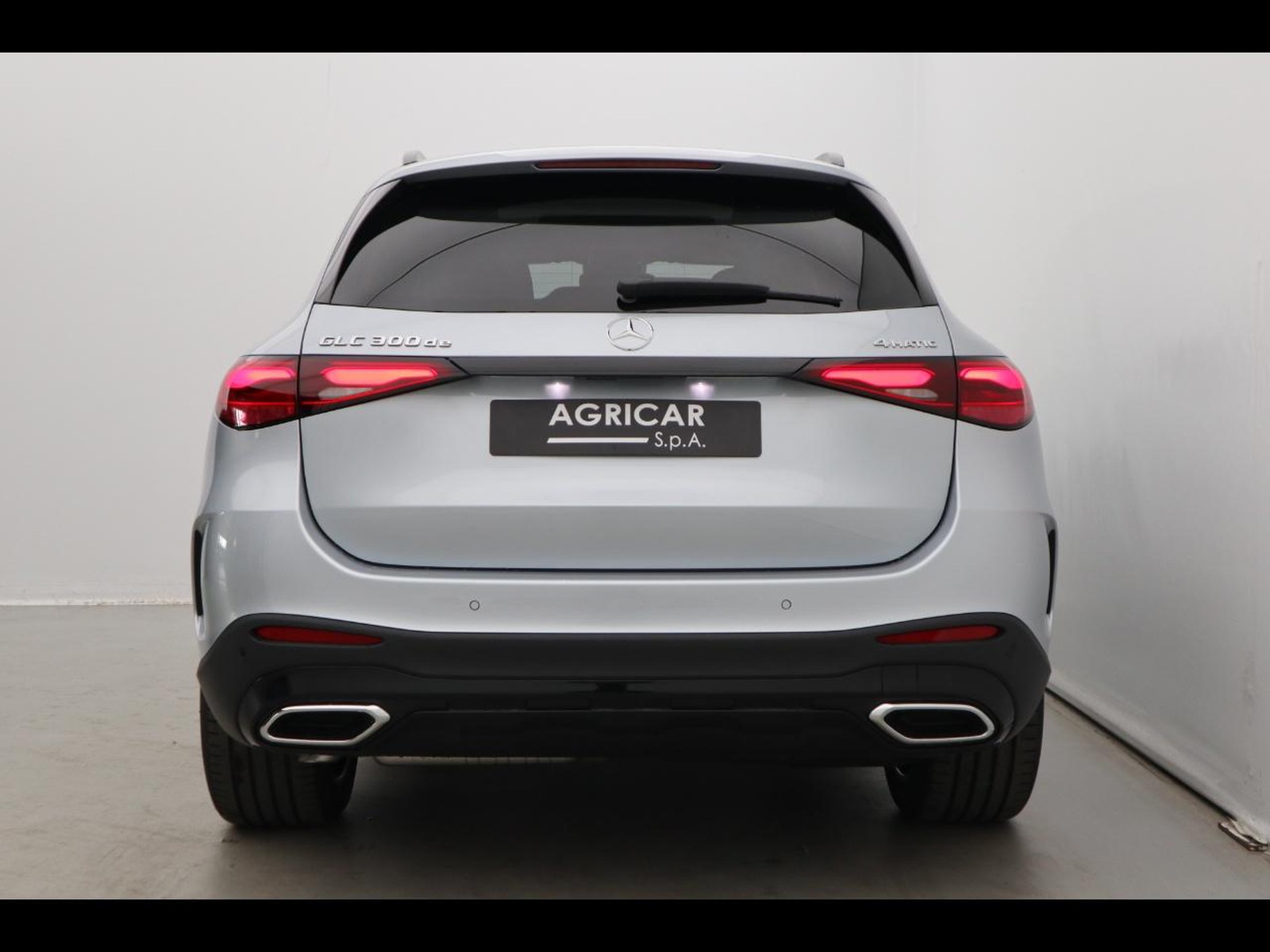 6 - Mercedes GLC suv 300 de plug in hybrid amg line advanced tech 4matic 9g-tronic