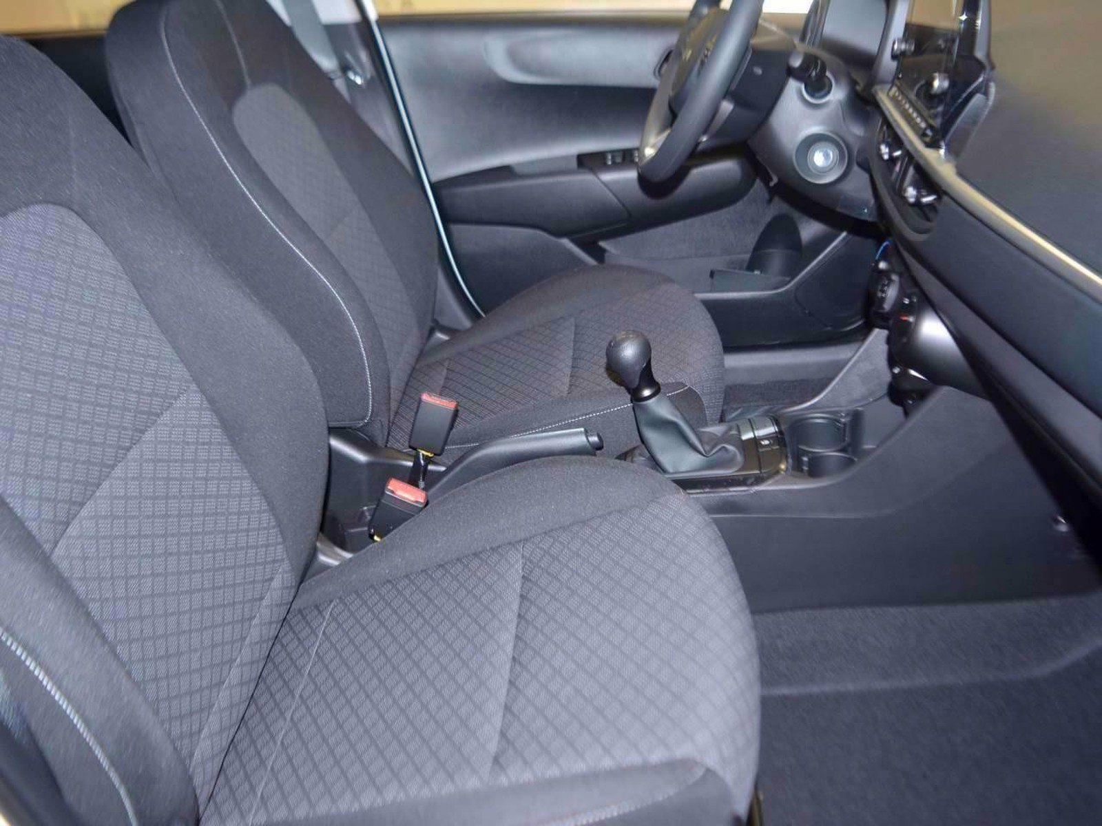 5 - Kia Picanto 1.0 mpi urban