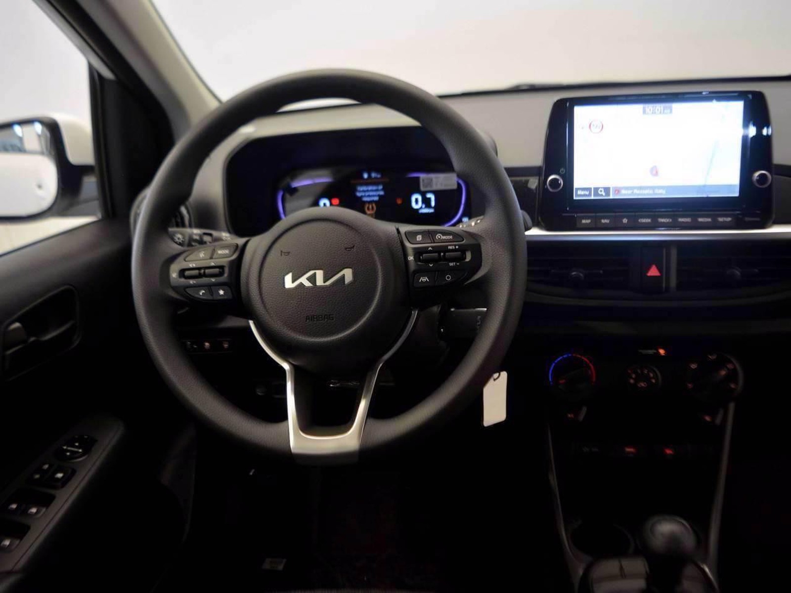 9 - Kia Picanto 1.0 mpi urban