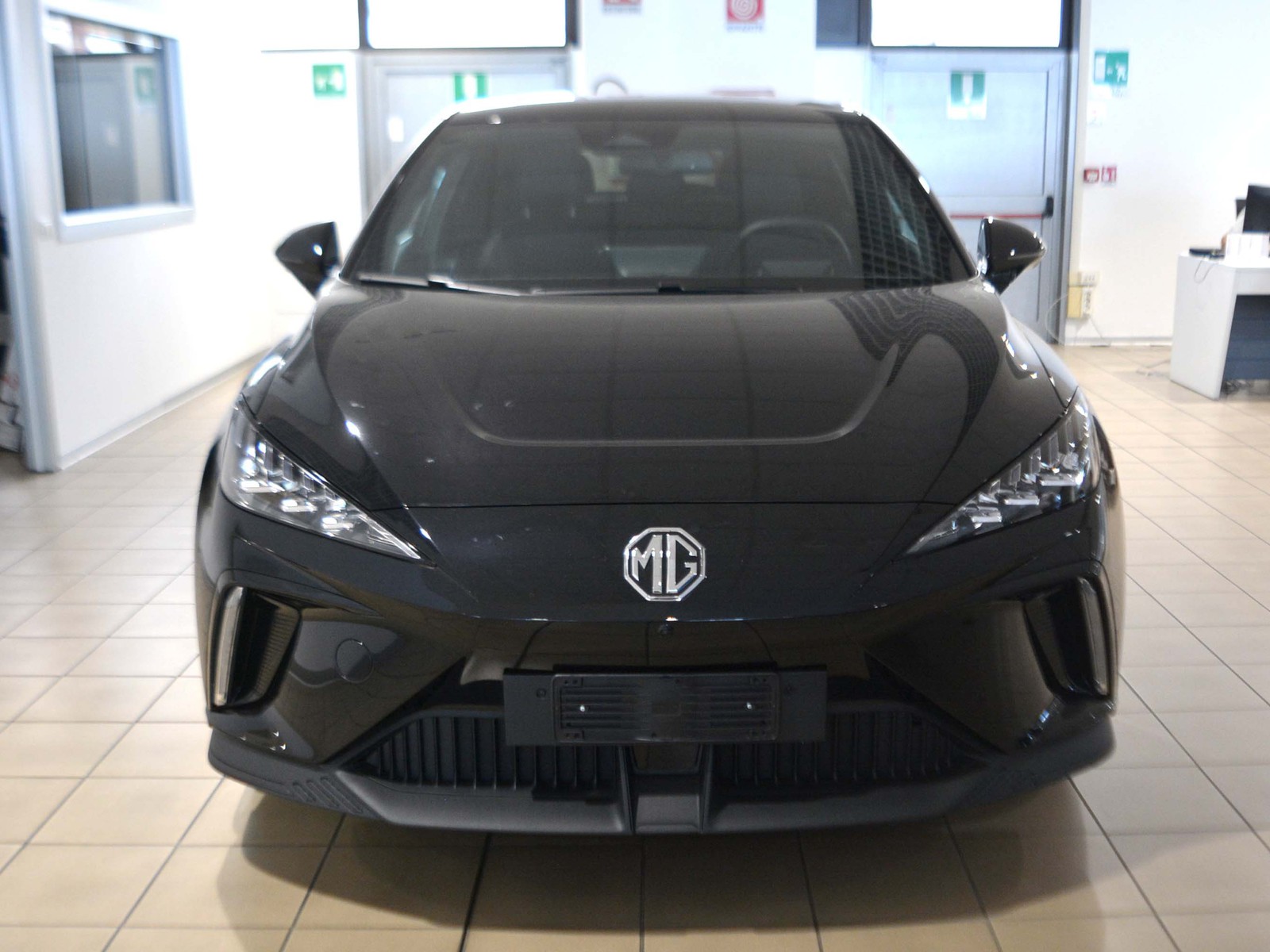 2 - Mg MG4 luxury
