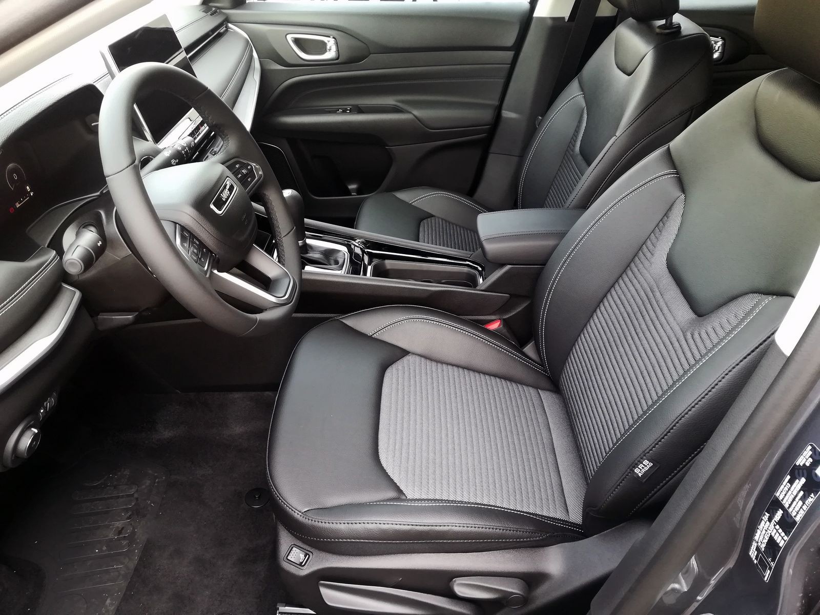 11 - Jeep Compass 1.5 turbo t4 mhev 130cv altitude 2wd dct