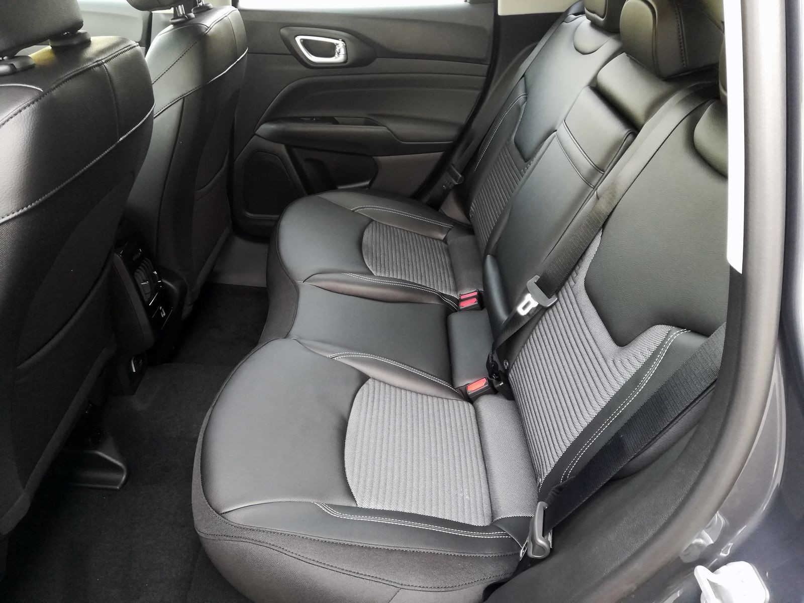 12 - Jeep Compass 1.5 turbo t4 mhev 130cv altitude 2wd dct