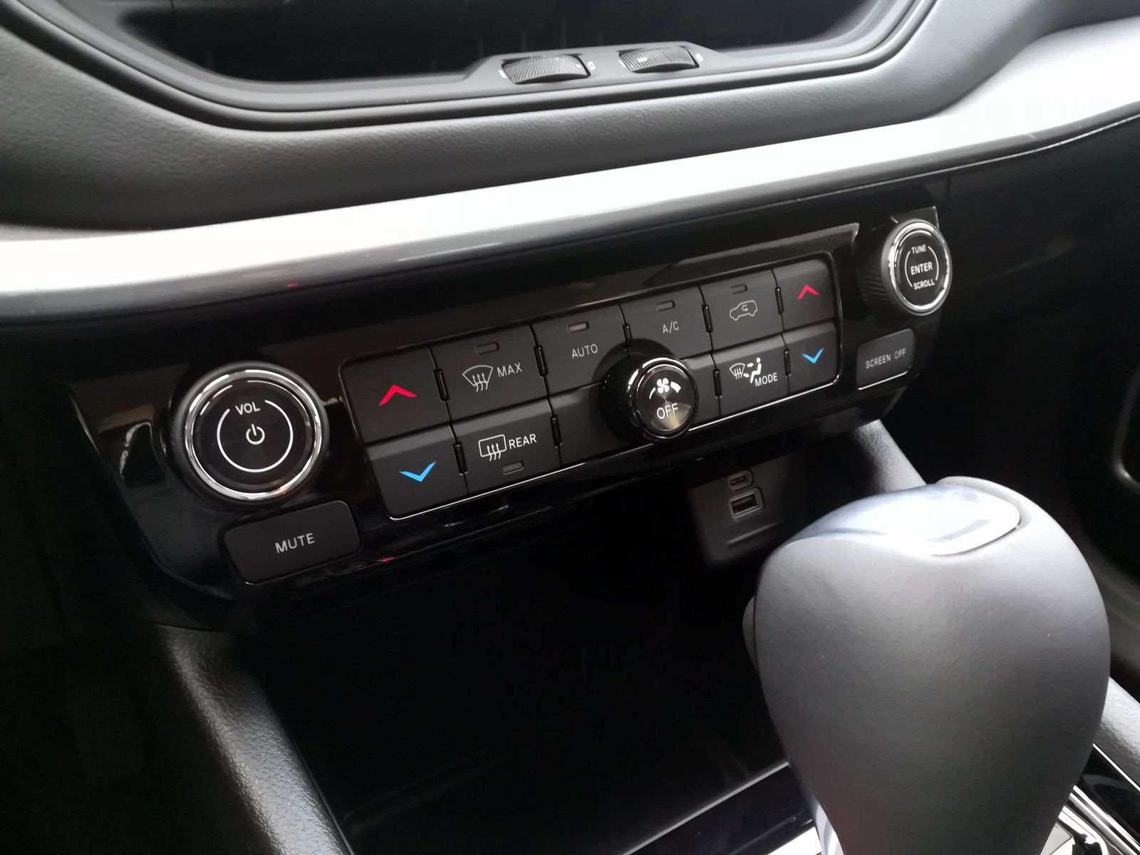 17 - Jeep Compass 1.5 turbo t4 mhev 130cv altitude 2wd dct