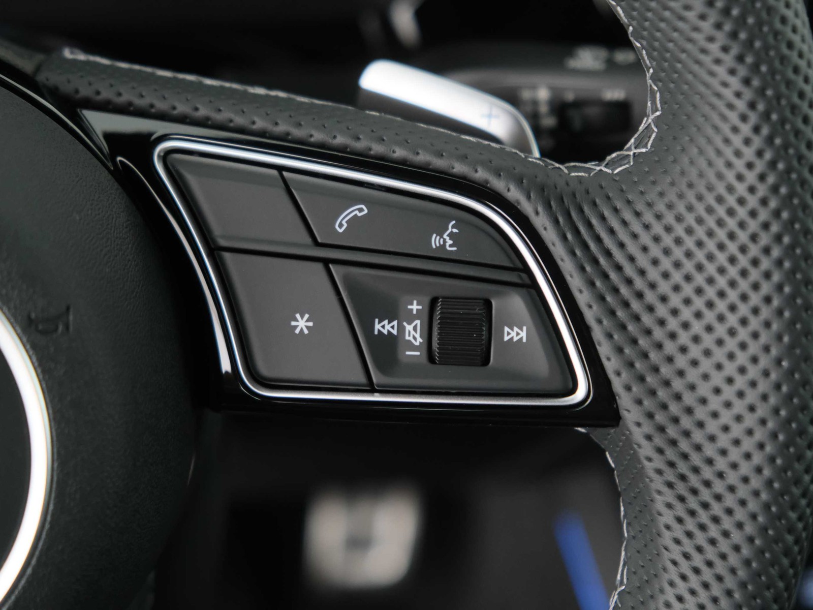 26 - Audi A3 sedan 2.0 tdi 150cv s line edition s tronic