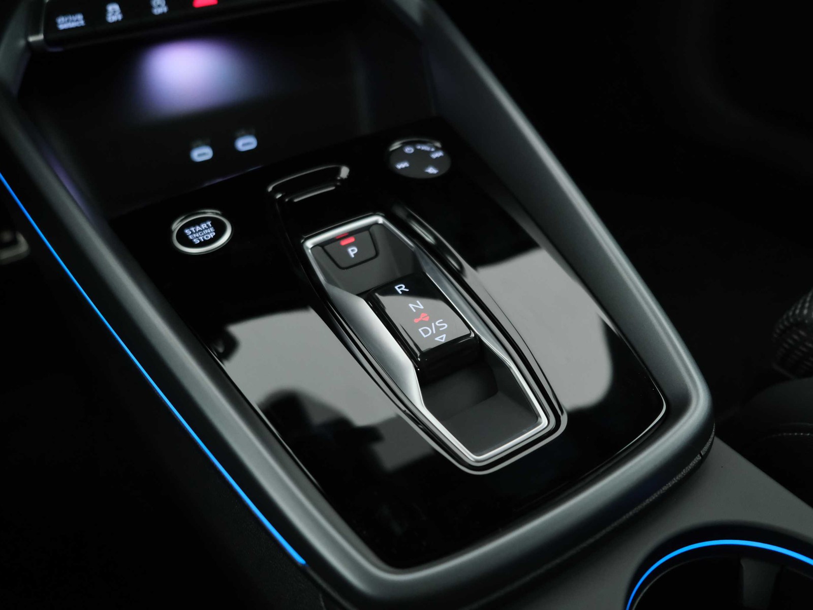 5 - Audi A3 sedan 2.0 tdi 150cv s line edition s tronic