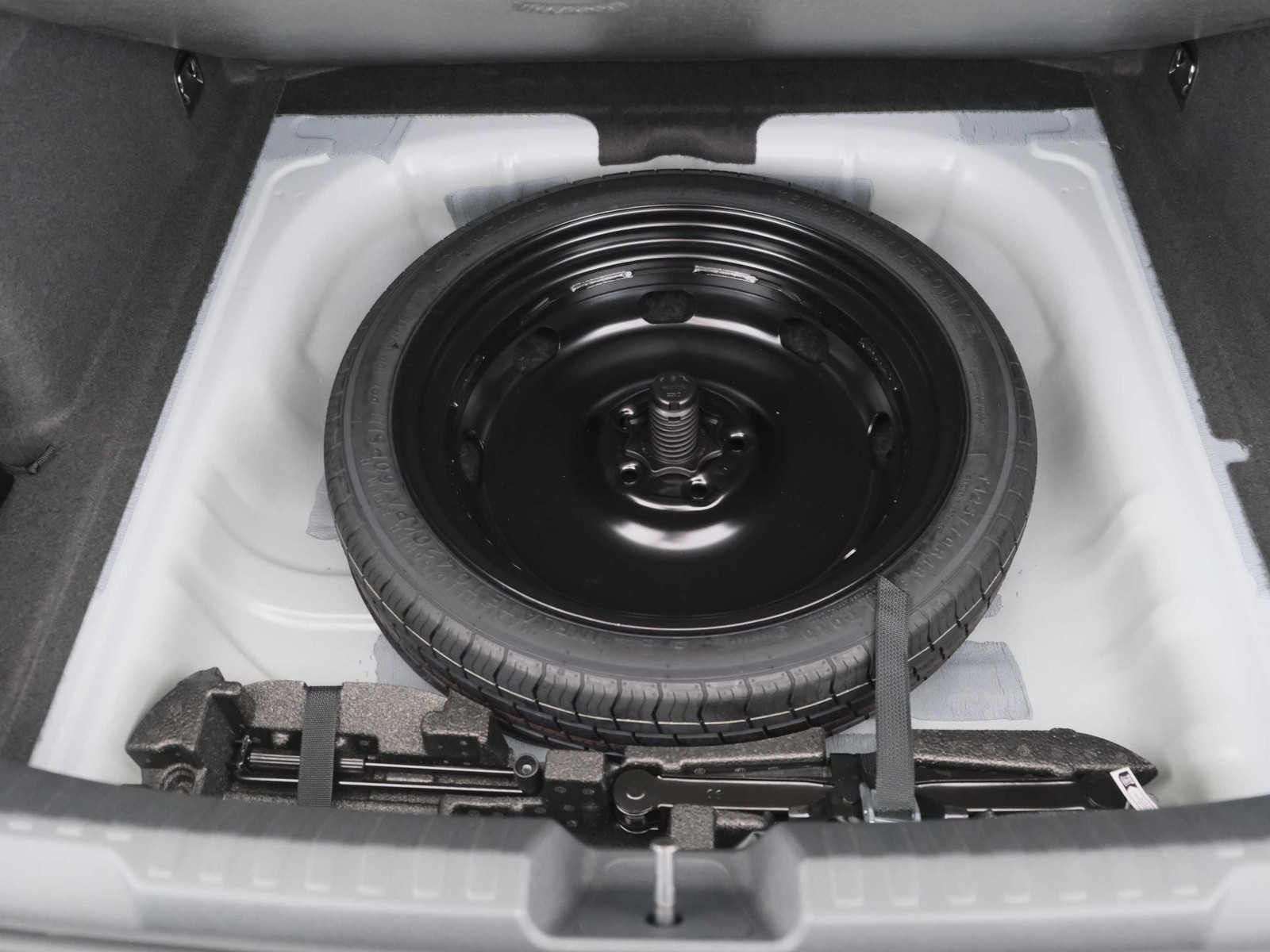 41 - Audi A3 sedan 2.0 tdi 150cv s line edition s tronic