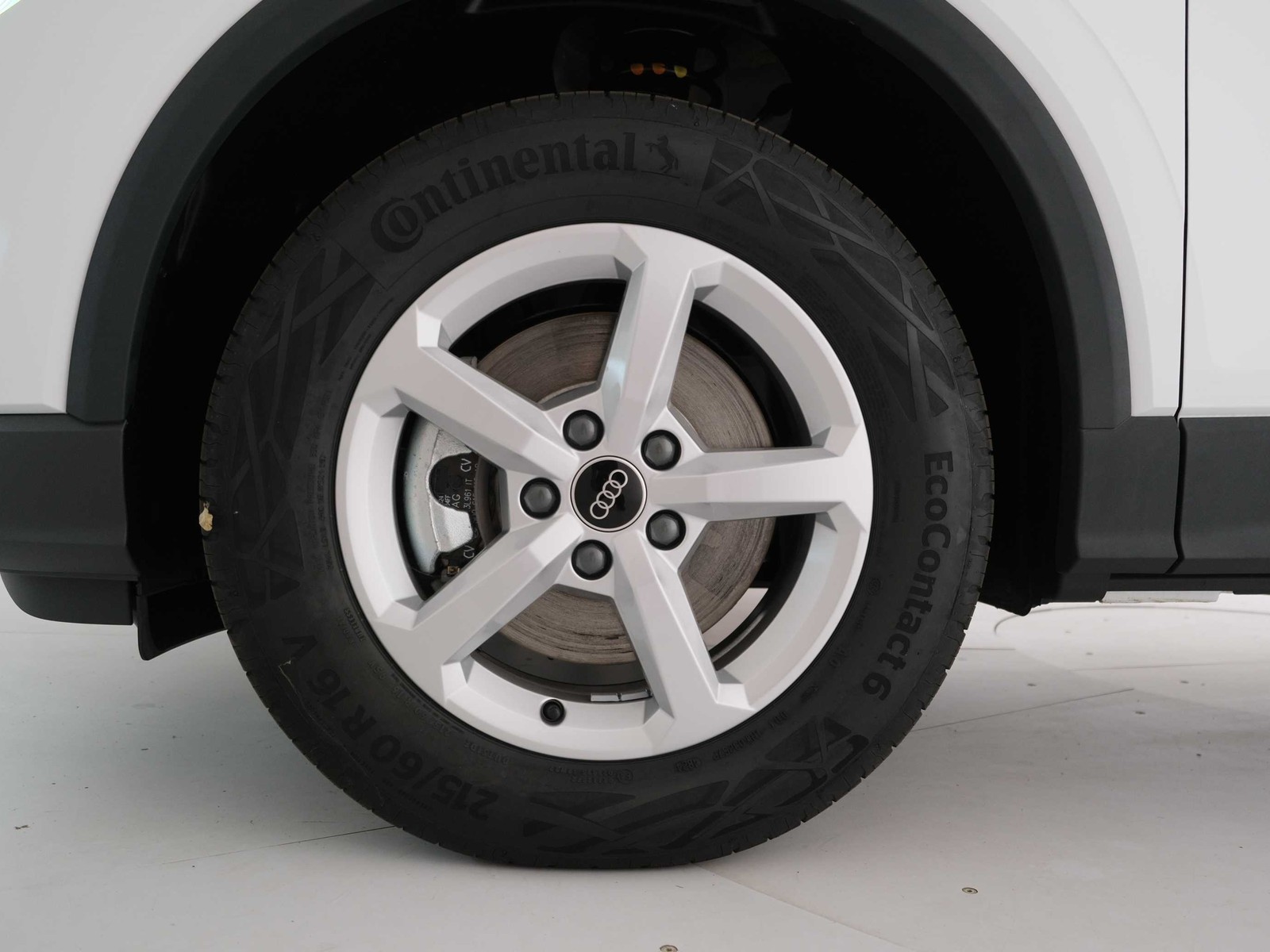 11 - Audi Q2 35 2.0 tdi business s tronic