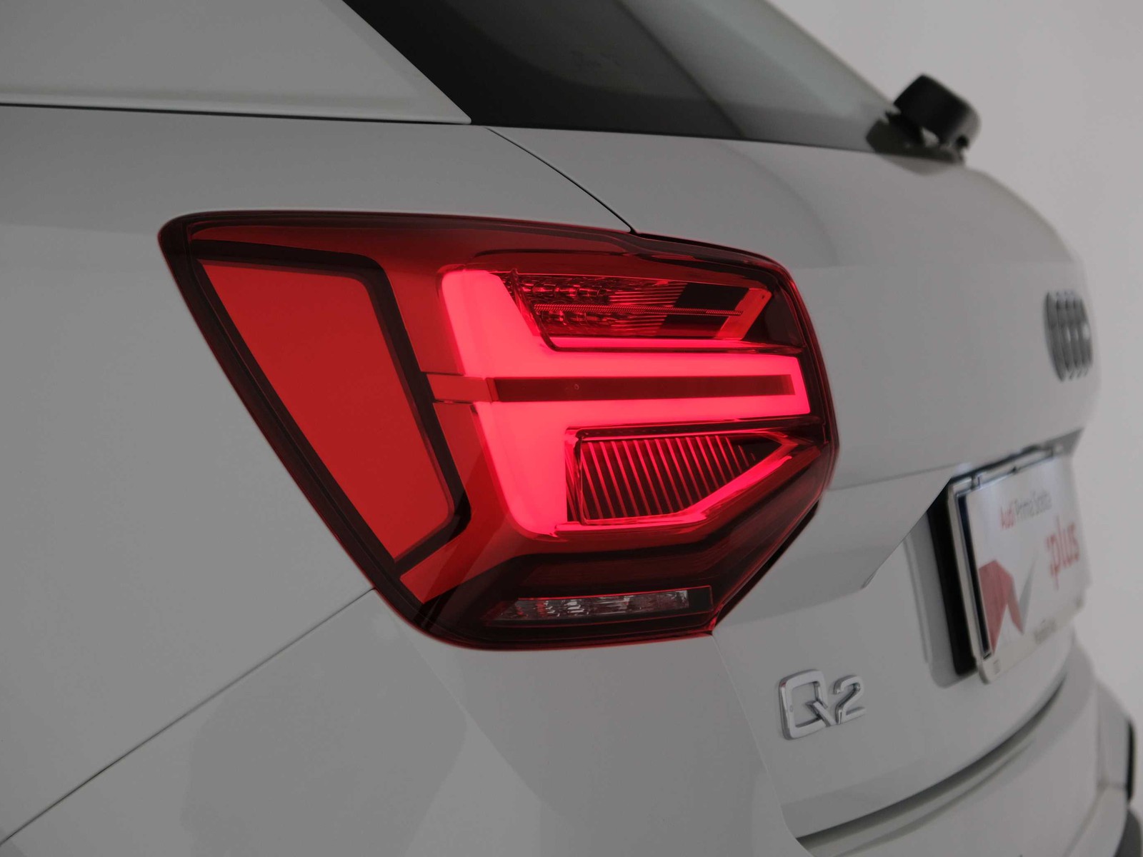 44 - Audi Q2 35 2.0 tdi business s tronic