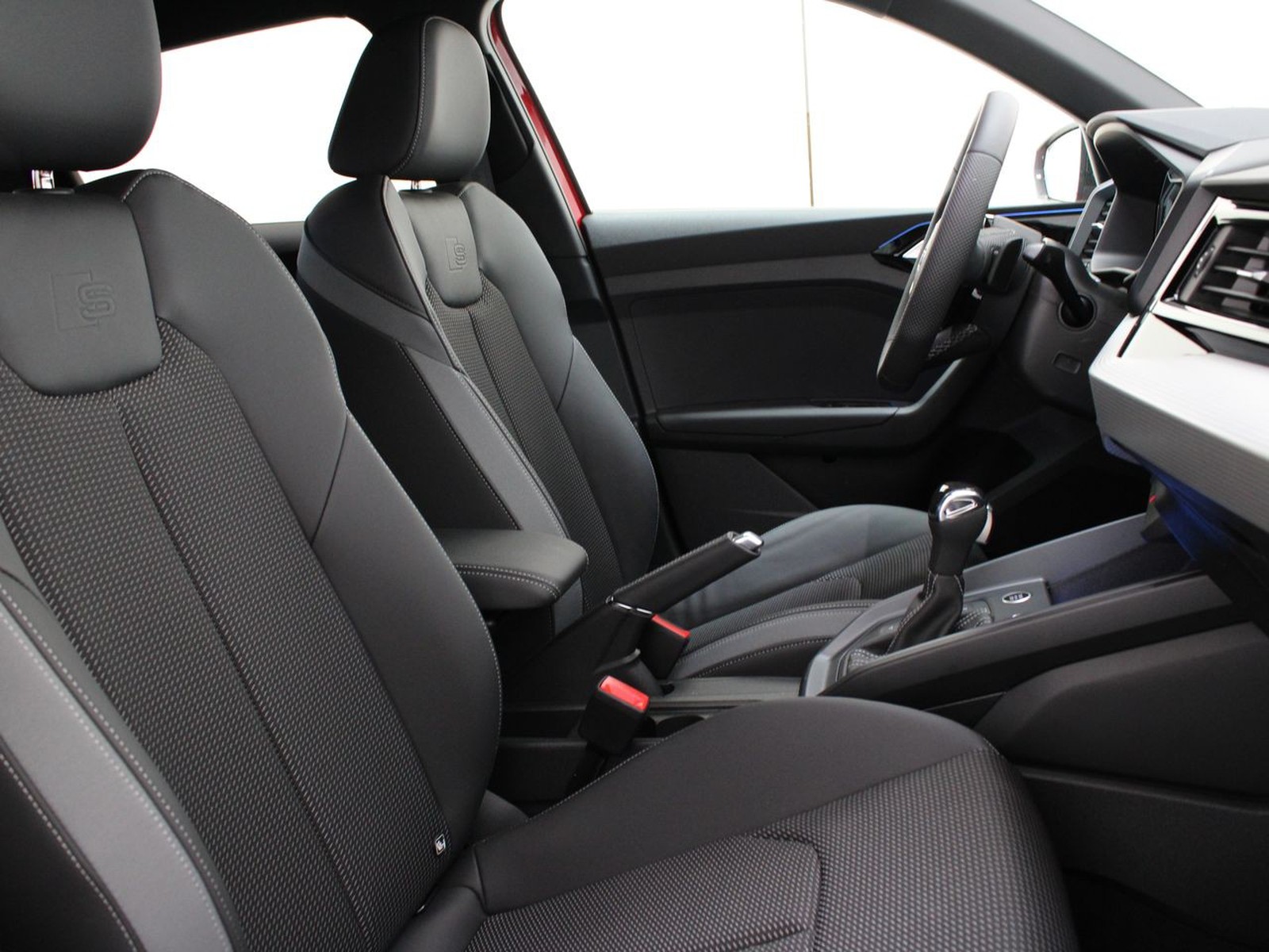 15 - Audi A1 sportback 30 1.0 tfsi 116cv identity black s tronic