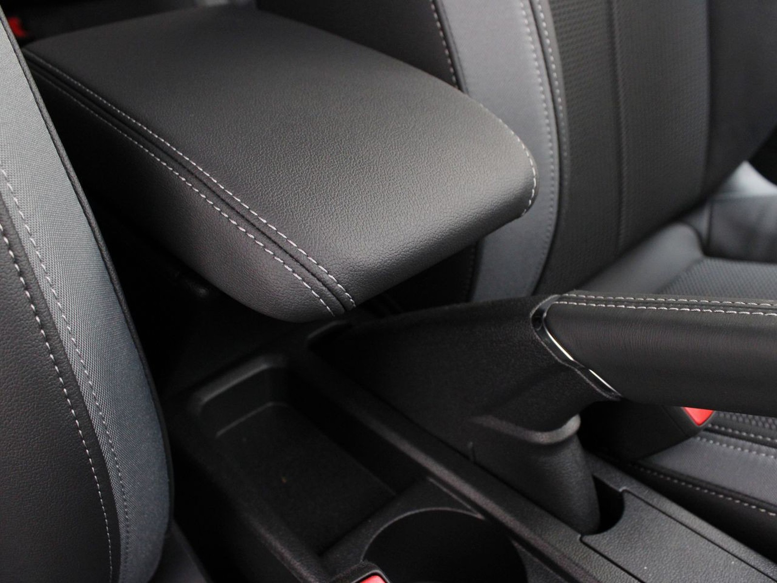 16 - Audi A1 sportback 30 1.0 tfsi 116cv identity black s tronic