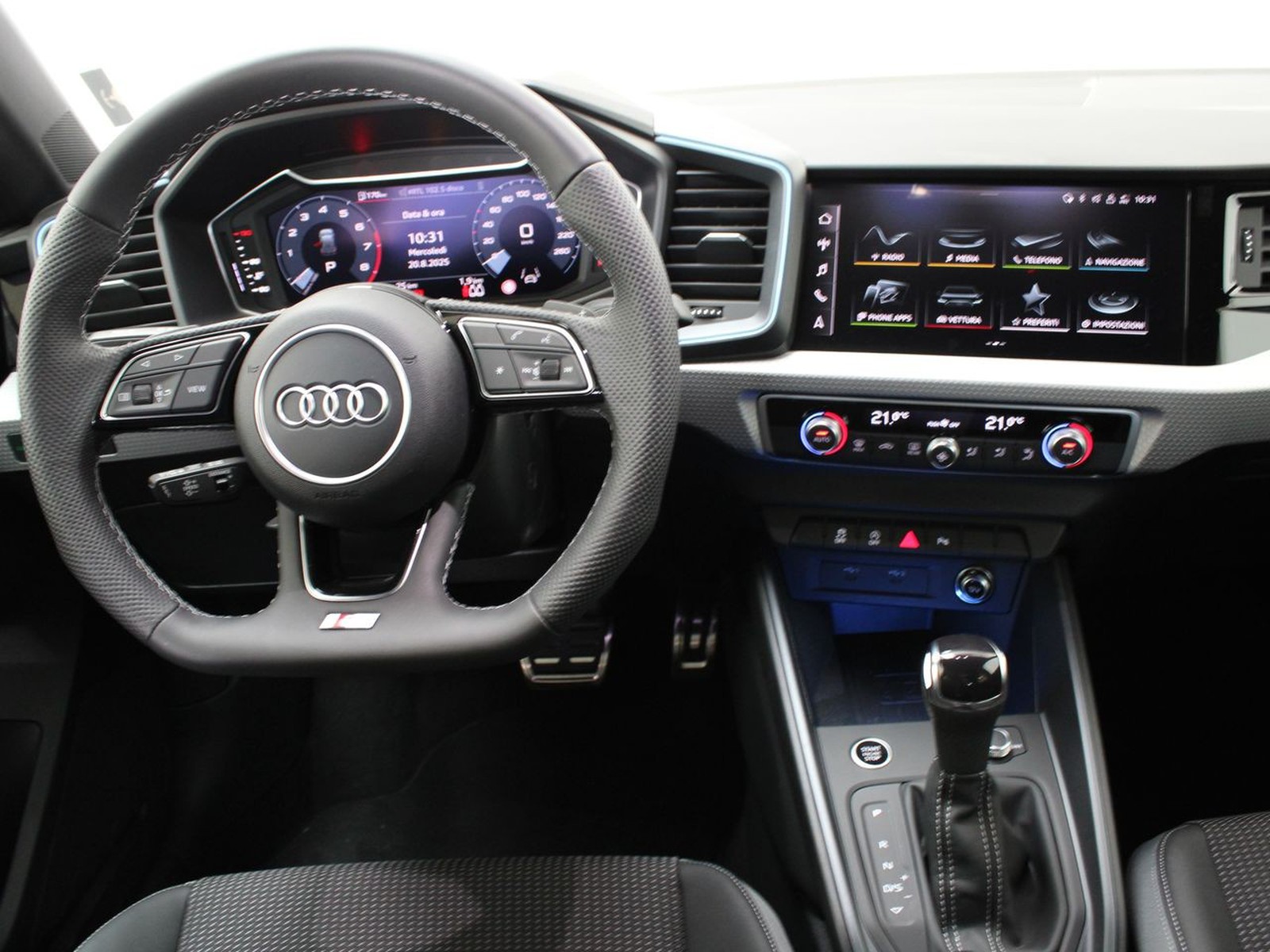 3 - Audi A1 sportback 30 1.0 tfsi 116cv identity black s tronic