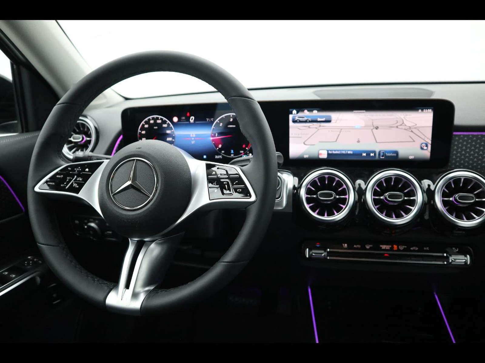 12 - Mercedes GLB 200 d progressive advanced plus 8g-dct