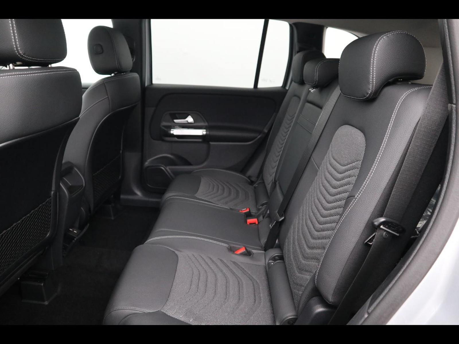 8 - Mercedes GLB 200 d progressive advanced plus 8g-dct